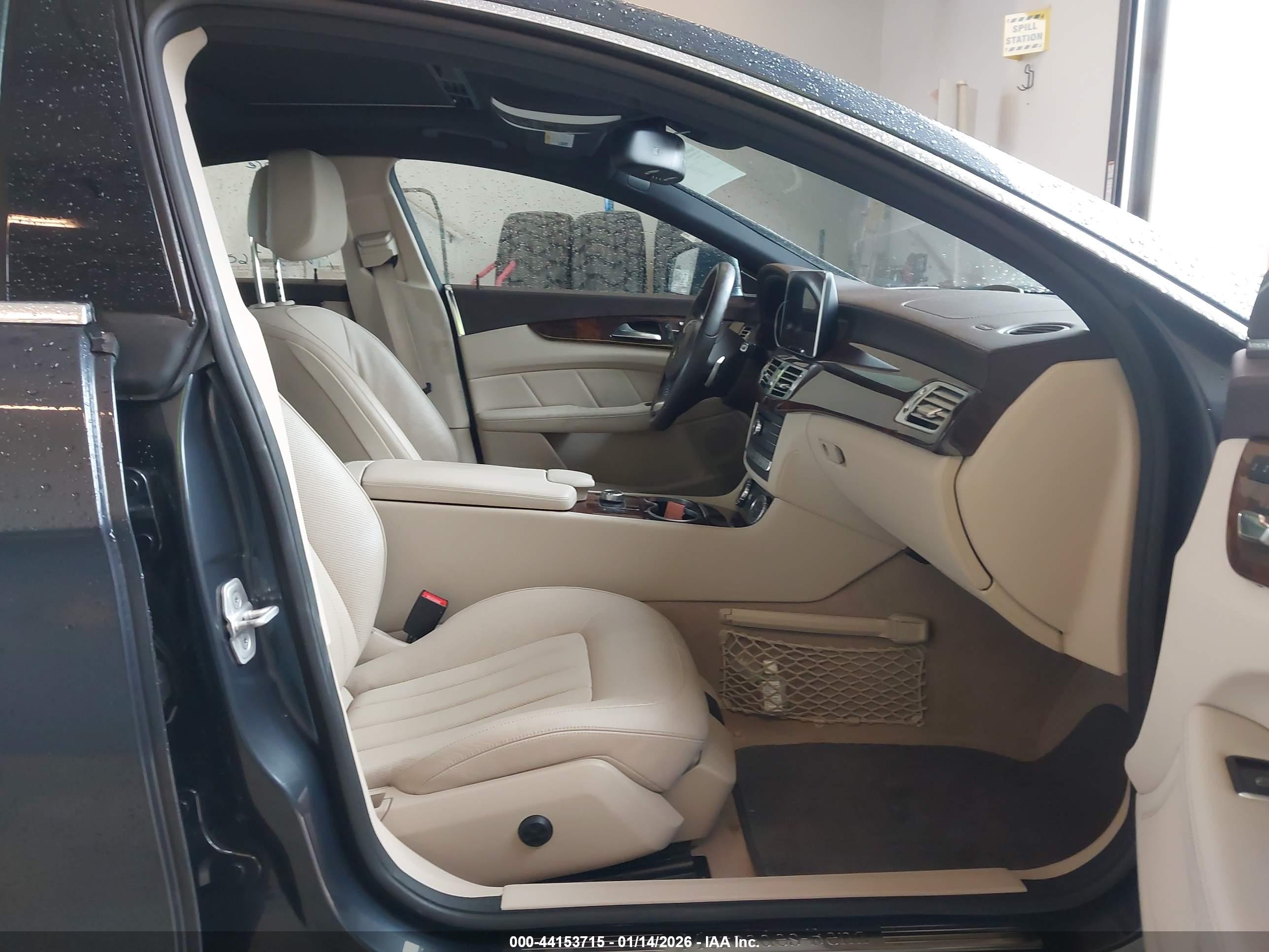 MERCEDES-BENZ CLS image 5