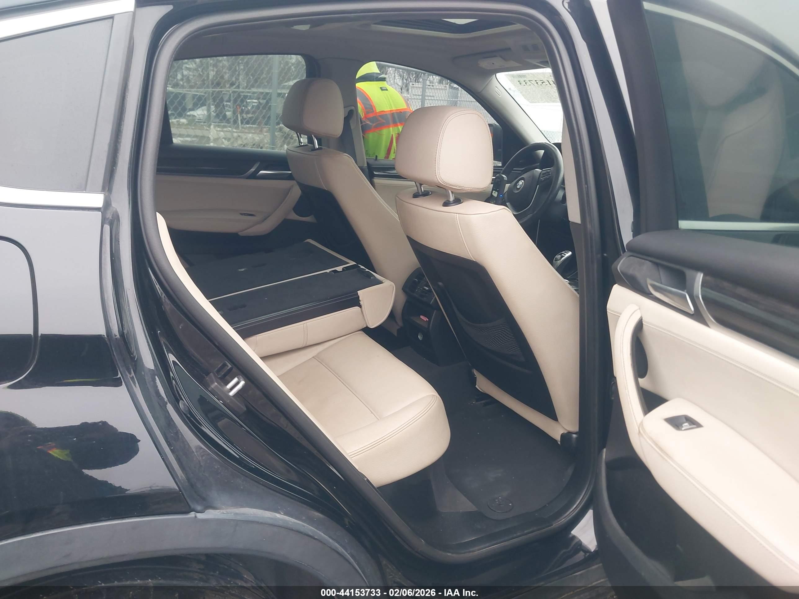 BMW X4 image 8