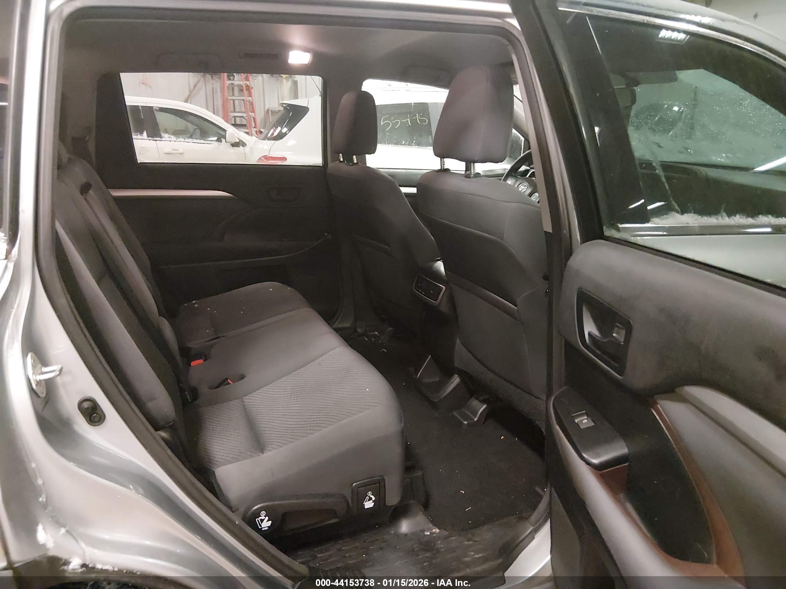 TOYOTA HIGHLANDER image 8