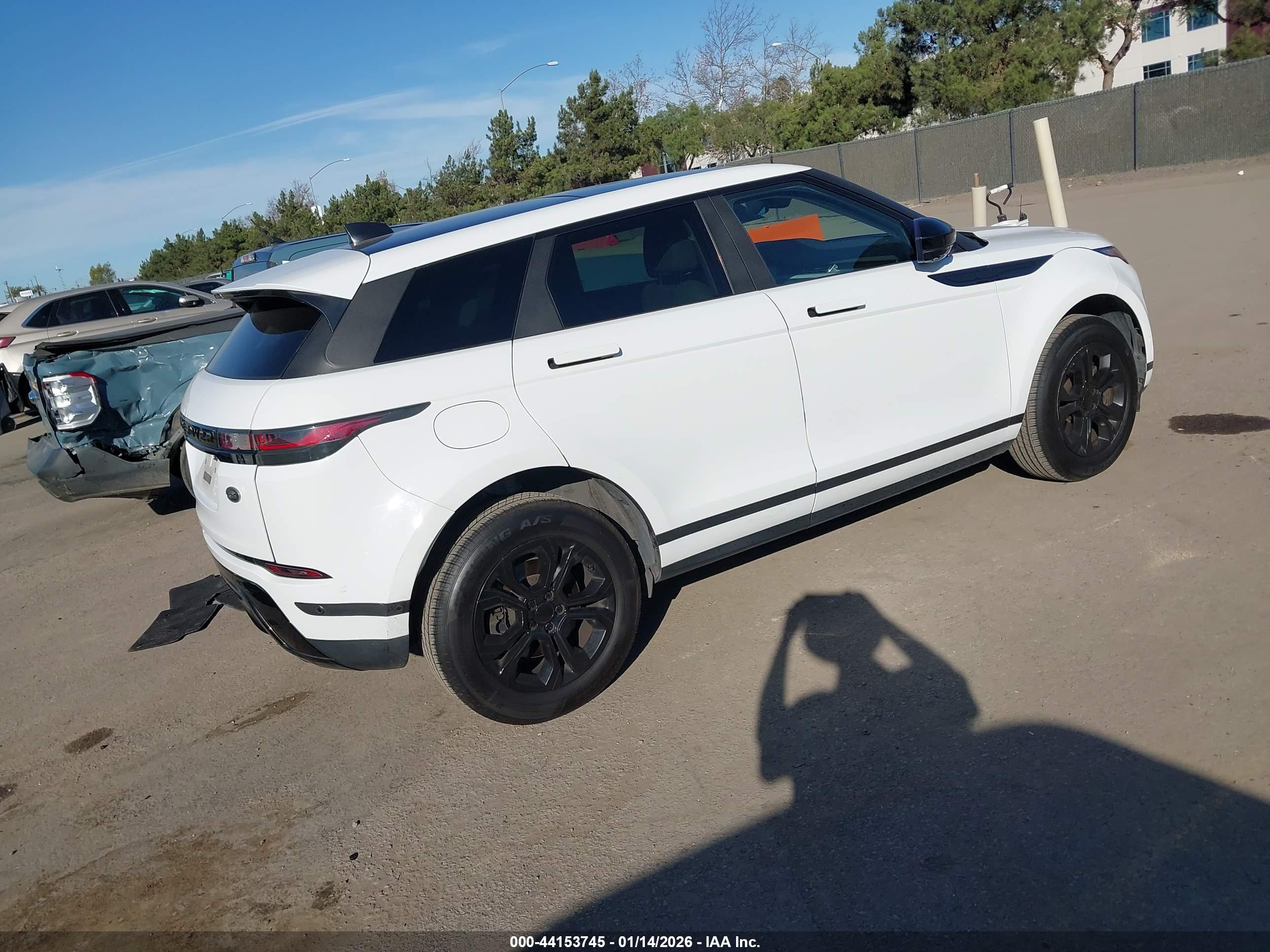 LAND ROVER image 4