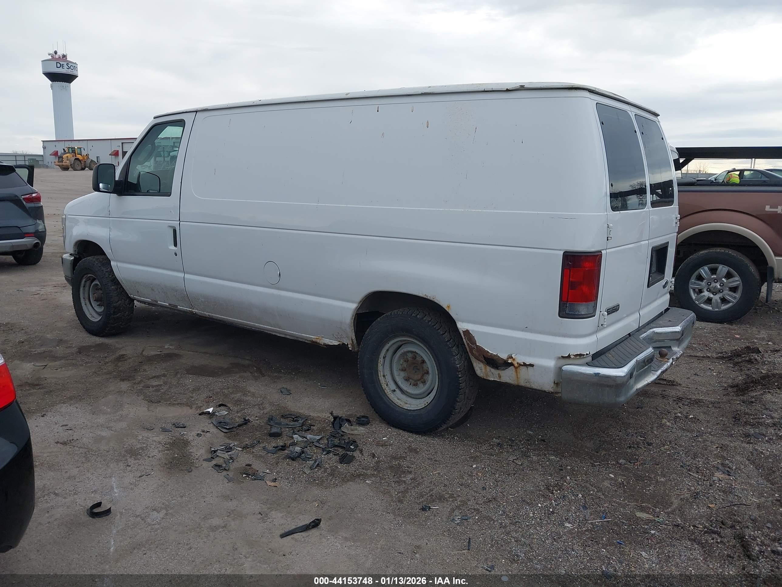 FORD E-150 image 3