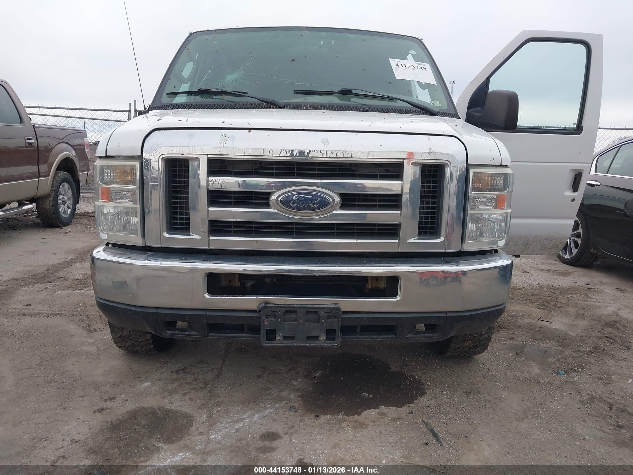 FORD E-150 image 6