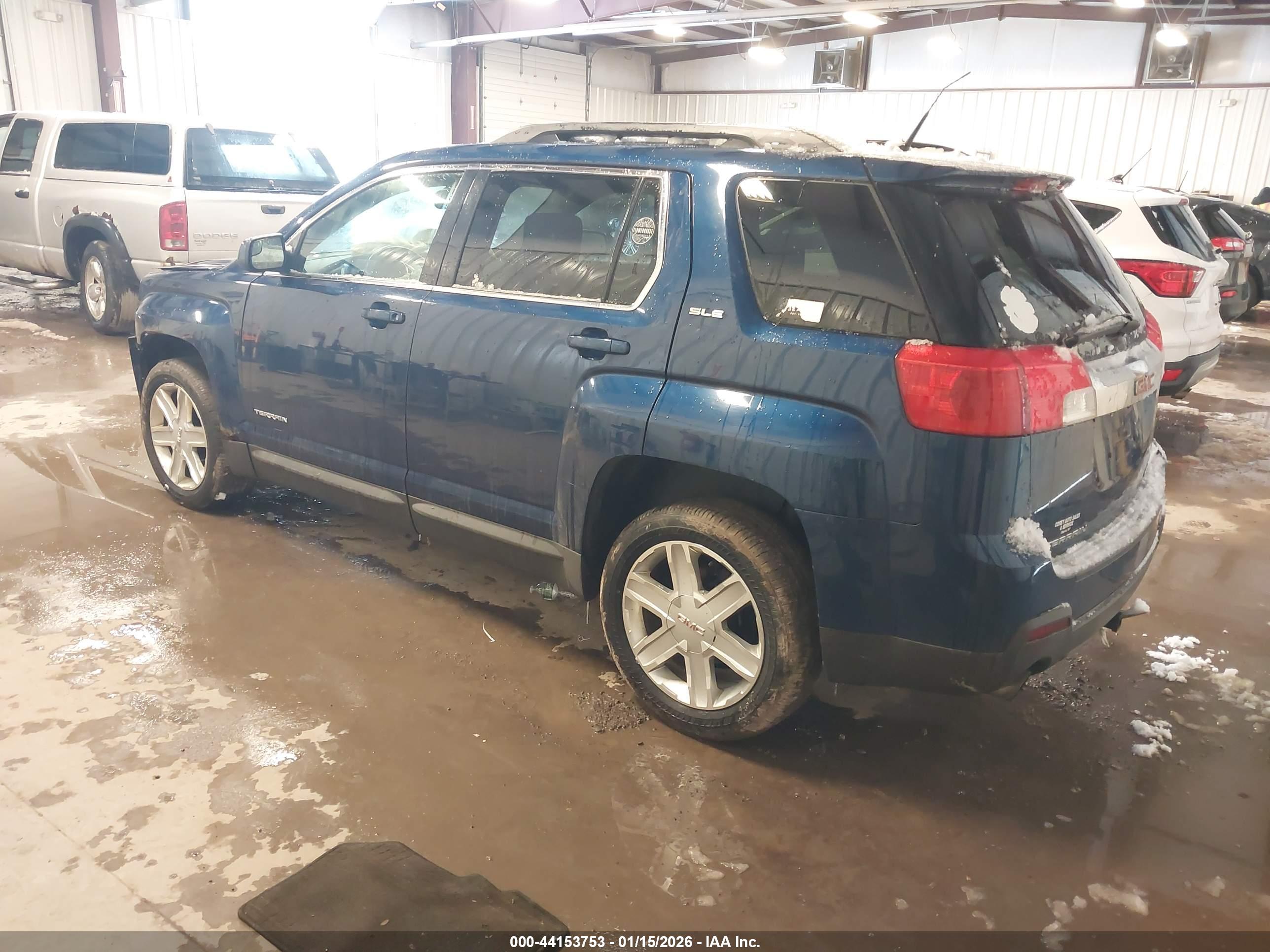 GMC TERRAIN image 3