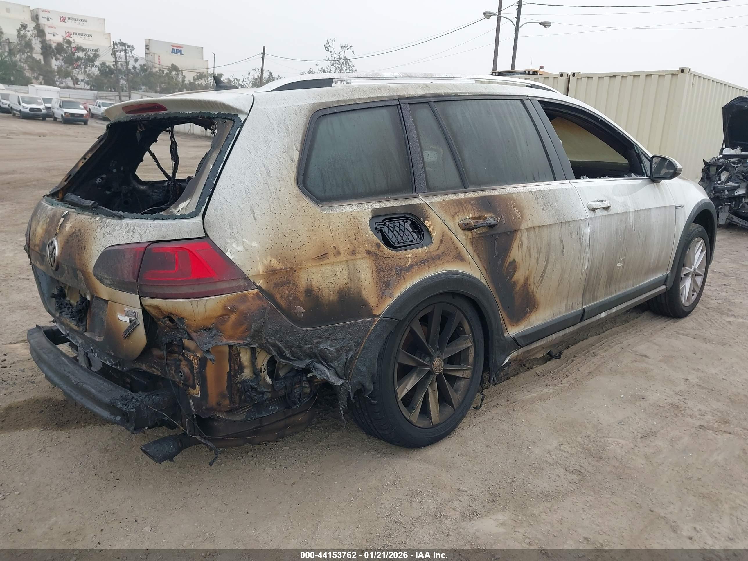 VOLKSWAGEN GOLF image 4