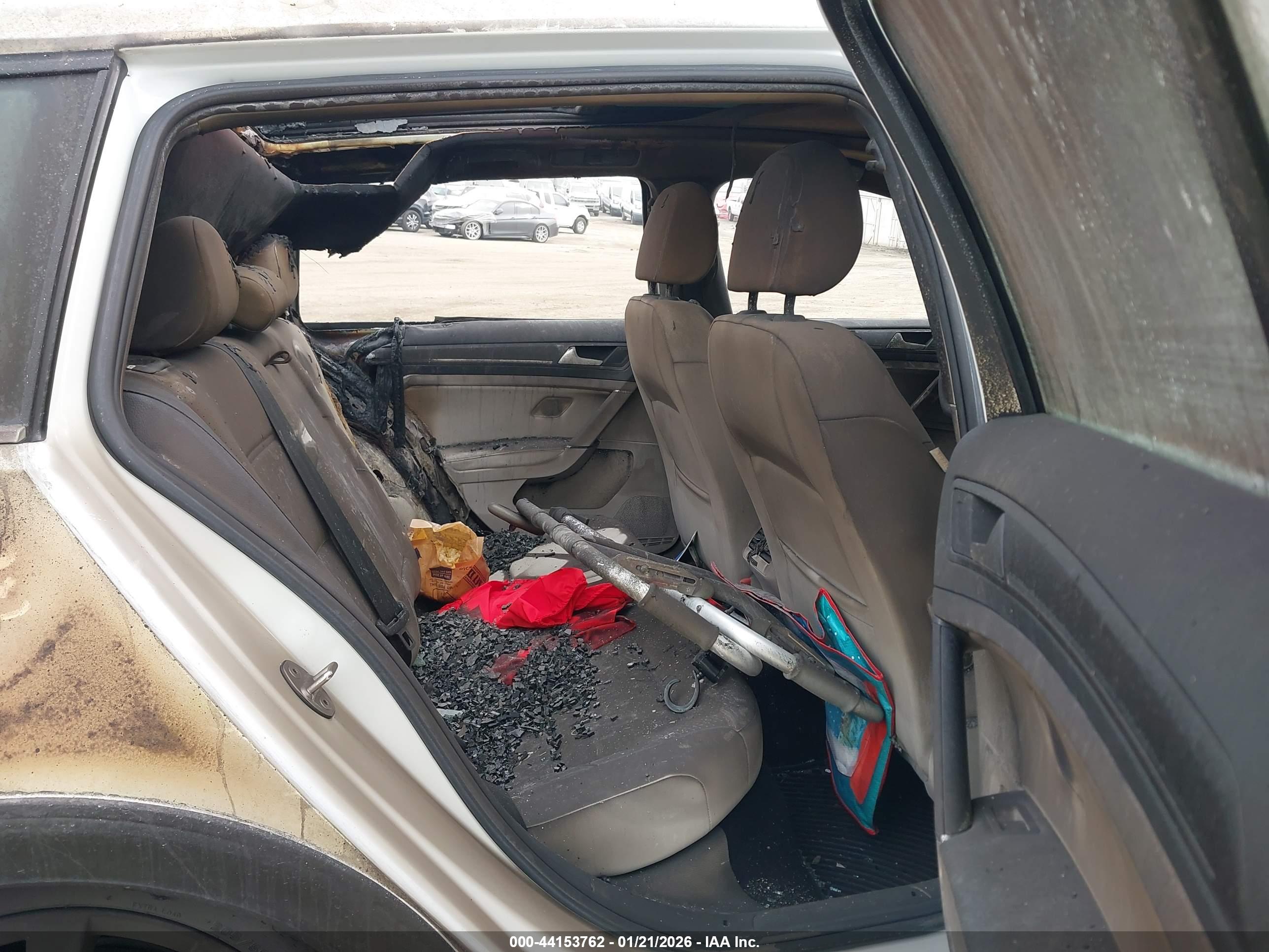 VOLKSWAGEN GOLF image 8