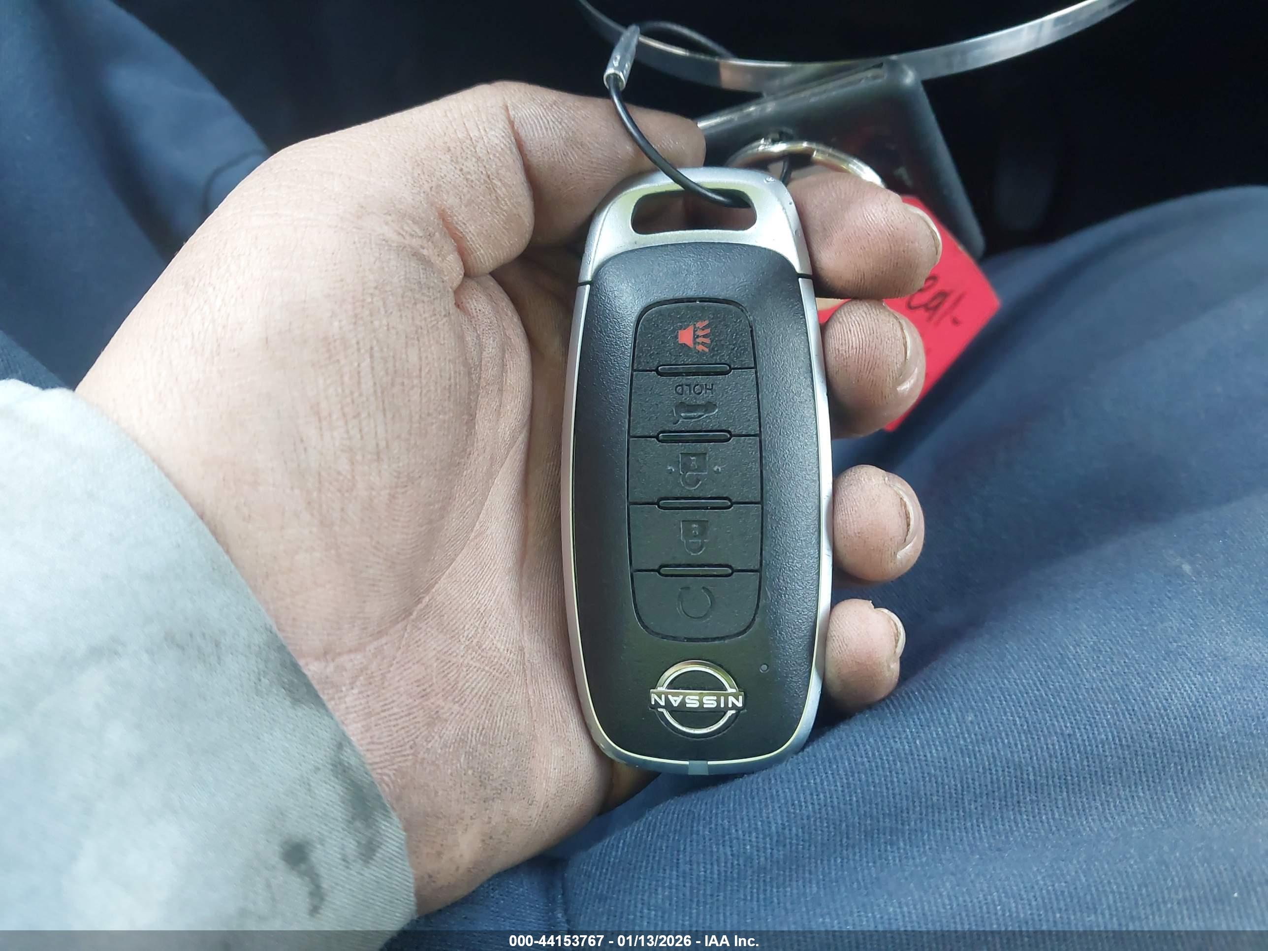 NISSAN ROGUE image 11