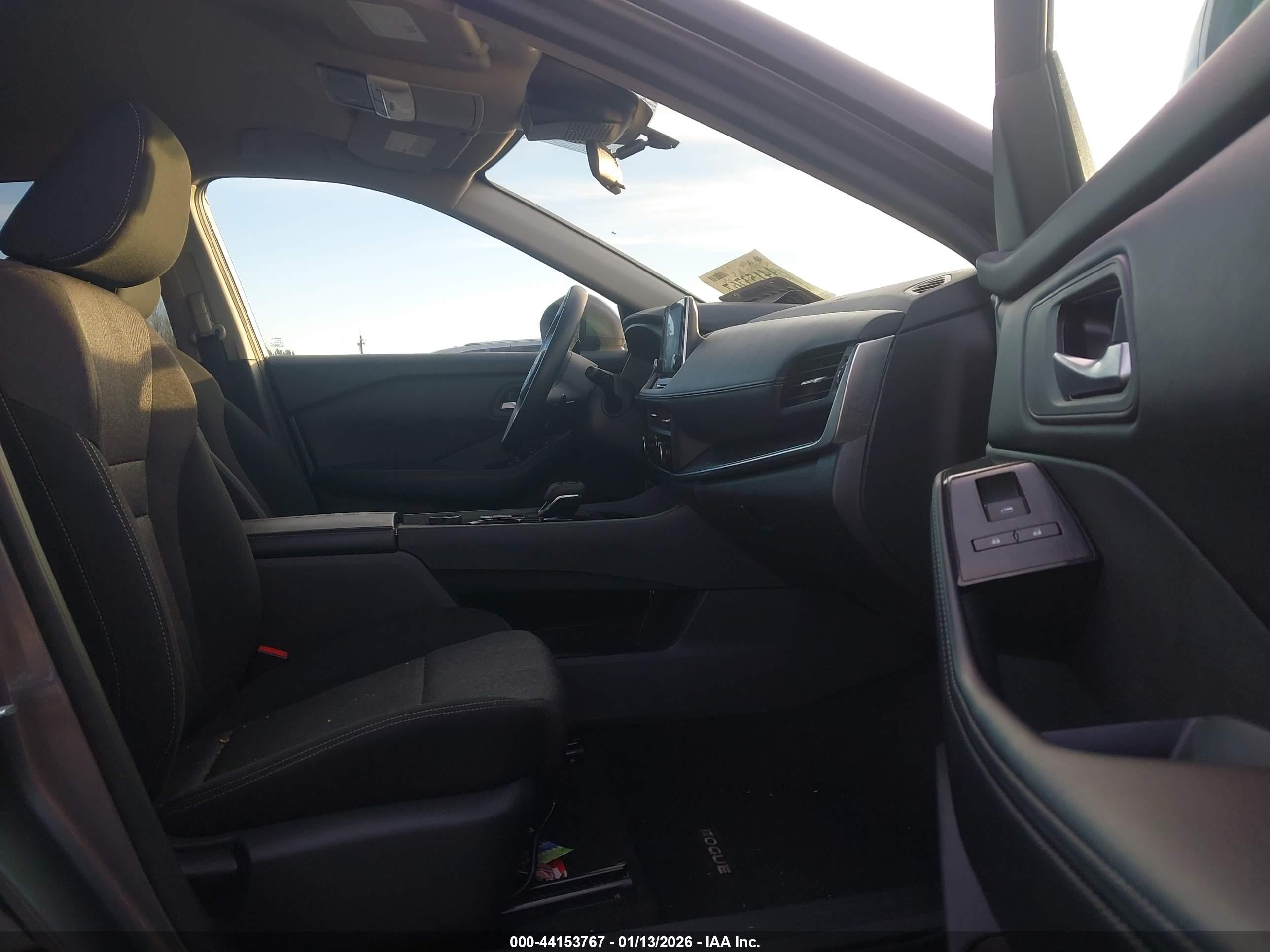 NISSAN ROGUE image 5