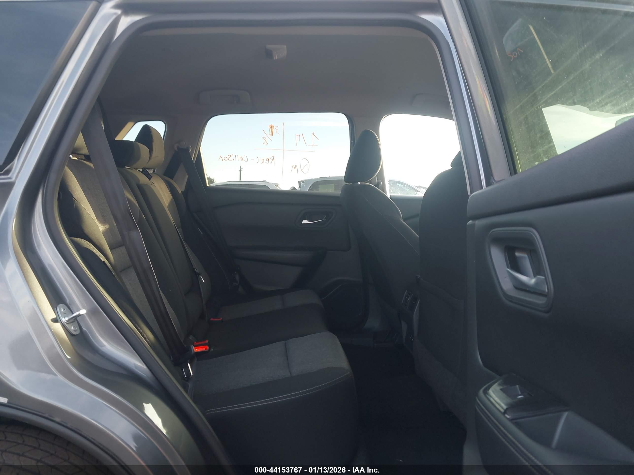 NISSAN ROGUE image 8