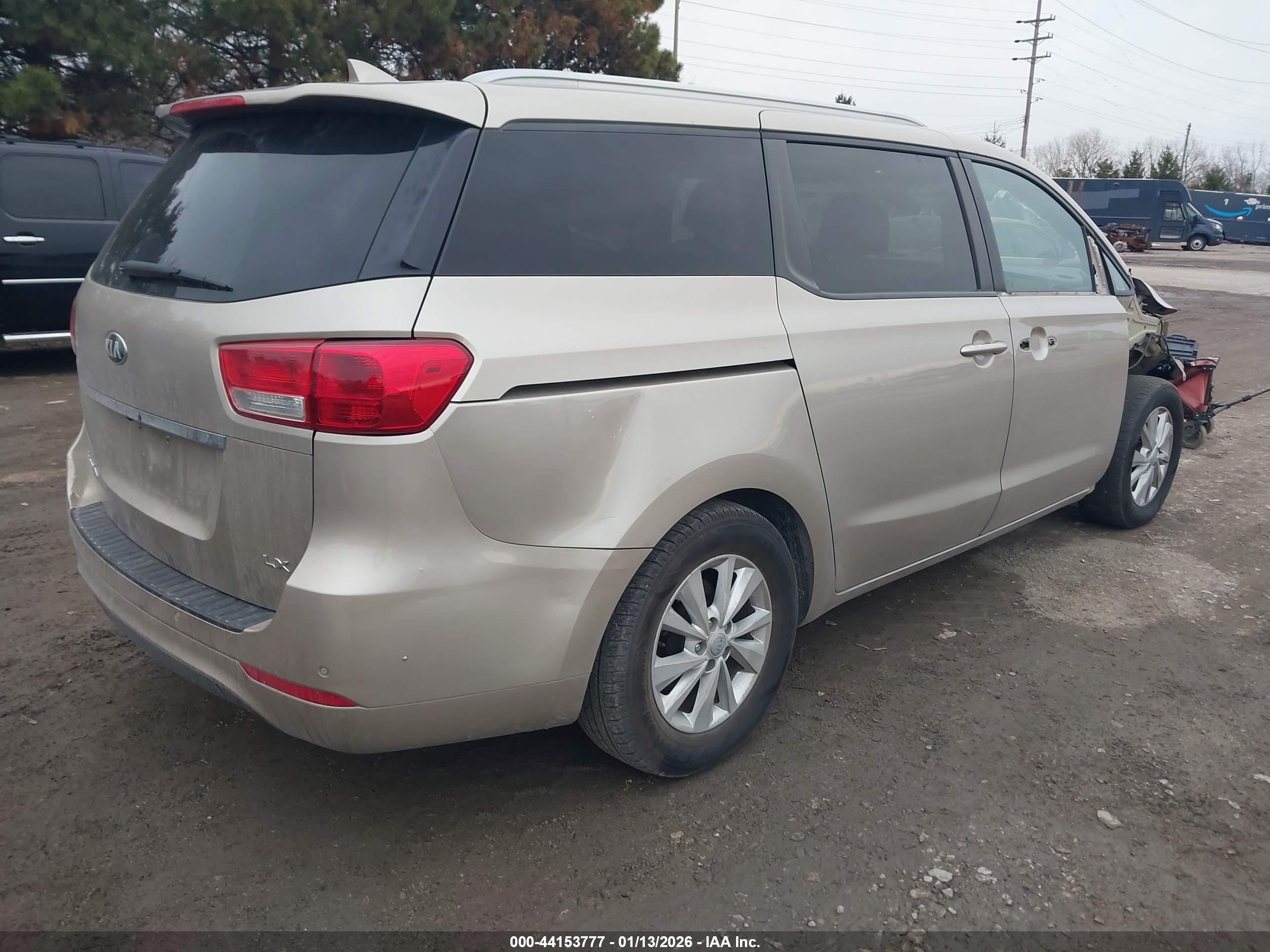 KIA SEDONA image 4