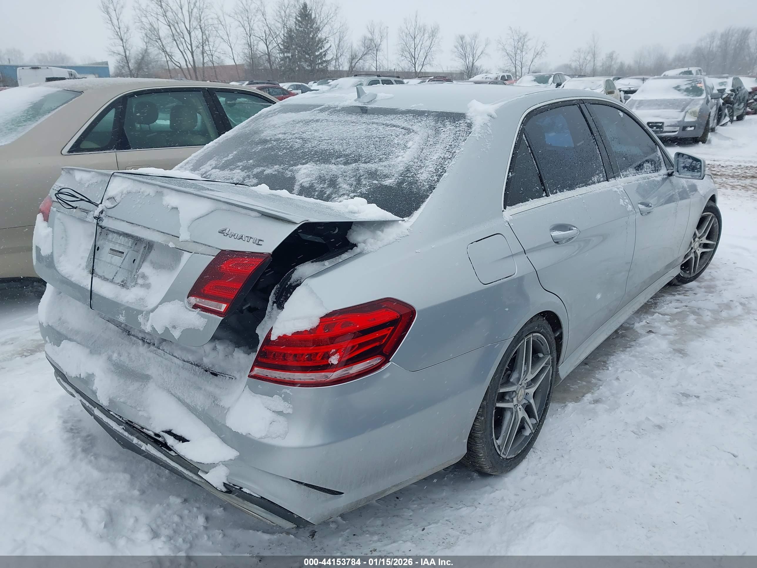 MERCEDES-BENZ E image 4