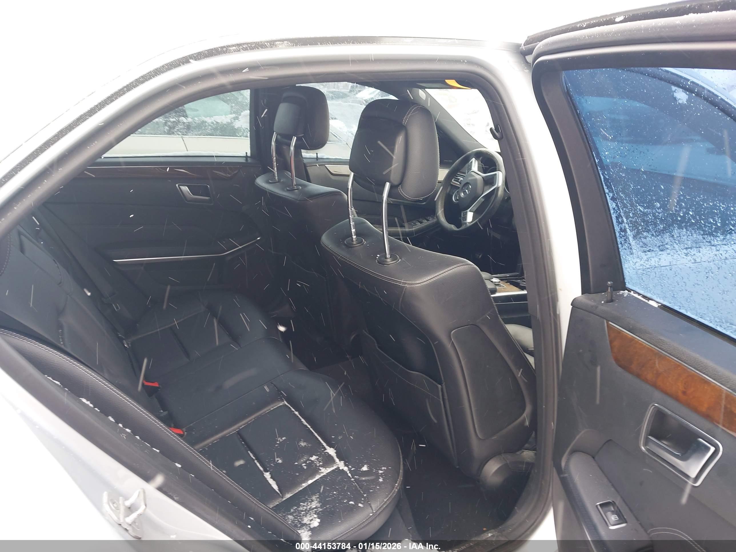 MERCEDES-BENZ E image 8
