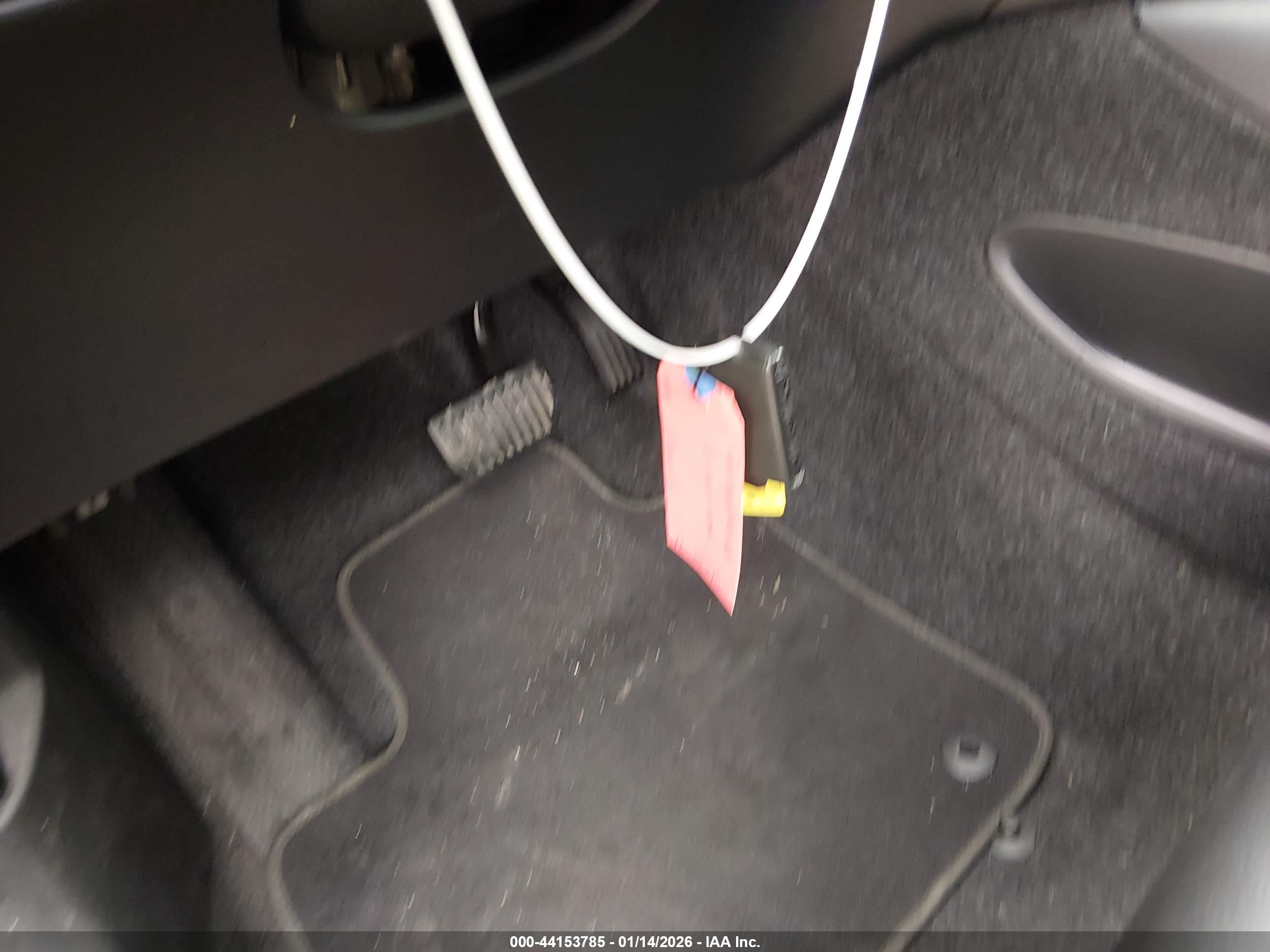 VOLVO XC40 image 11