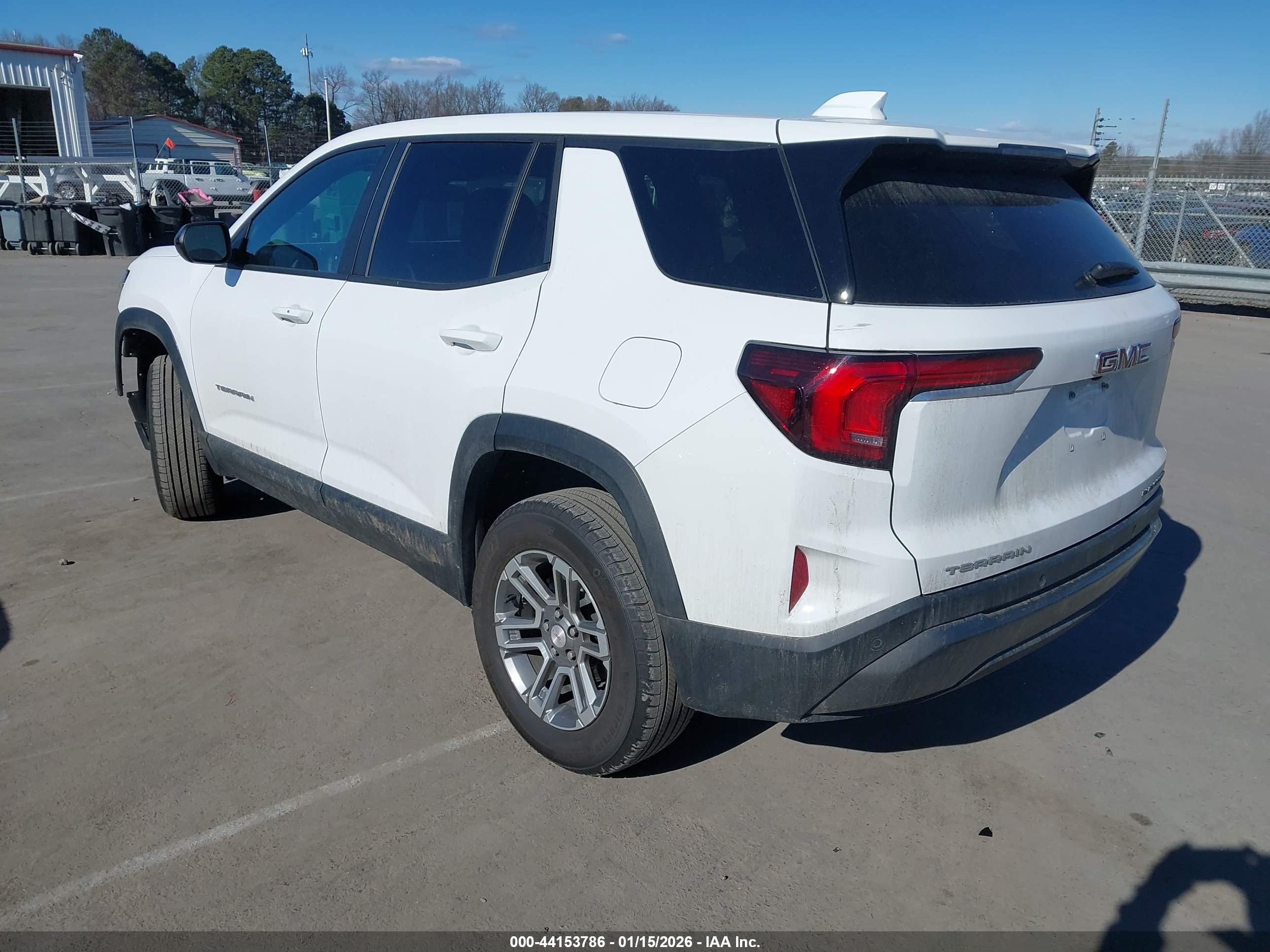 GMC TERRAIN image 3