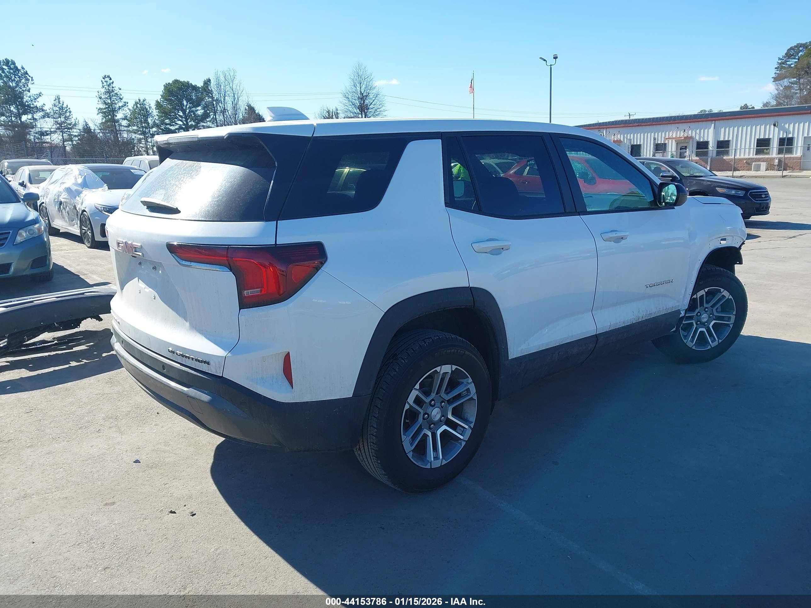 GMC TERRAIN image 4