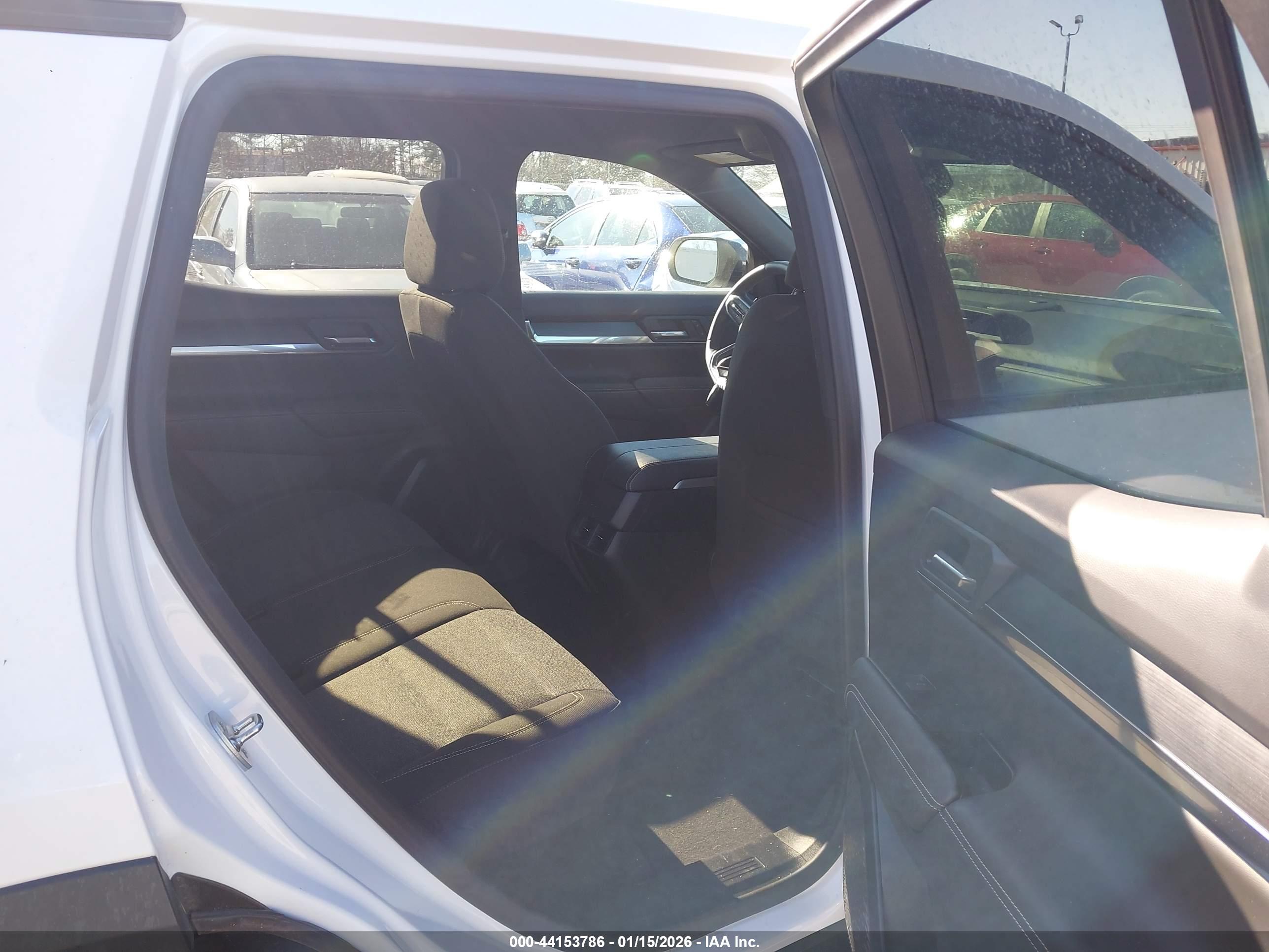 GMC TERRAIN image 8