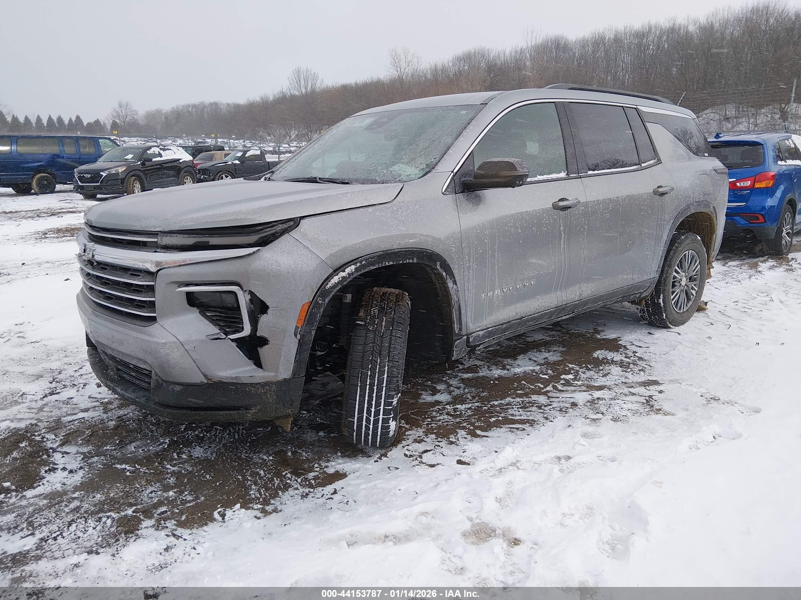CHEVROLET TRAVERSE image 2