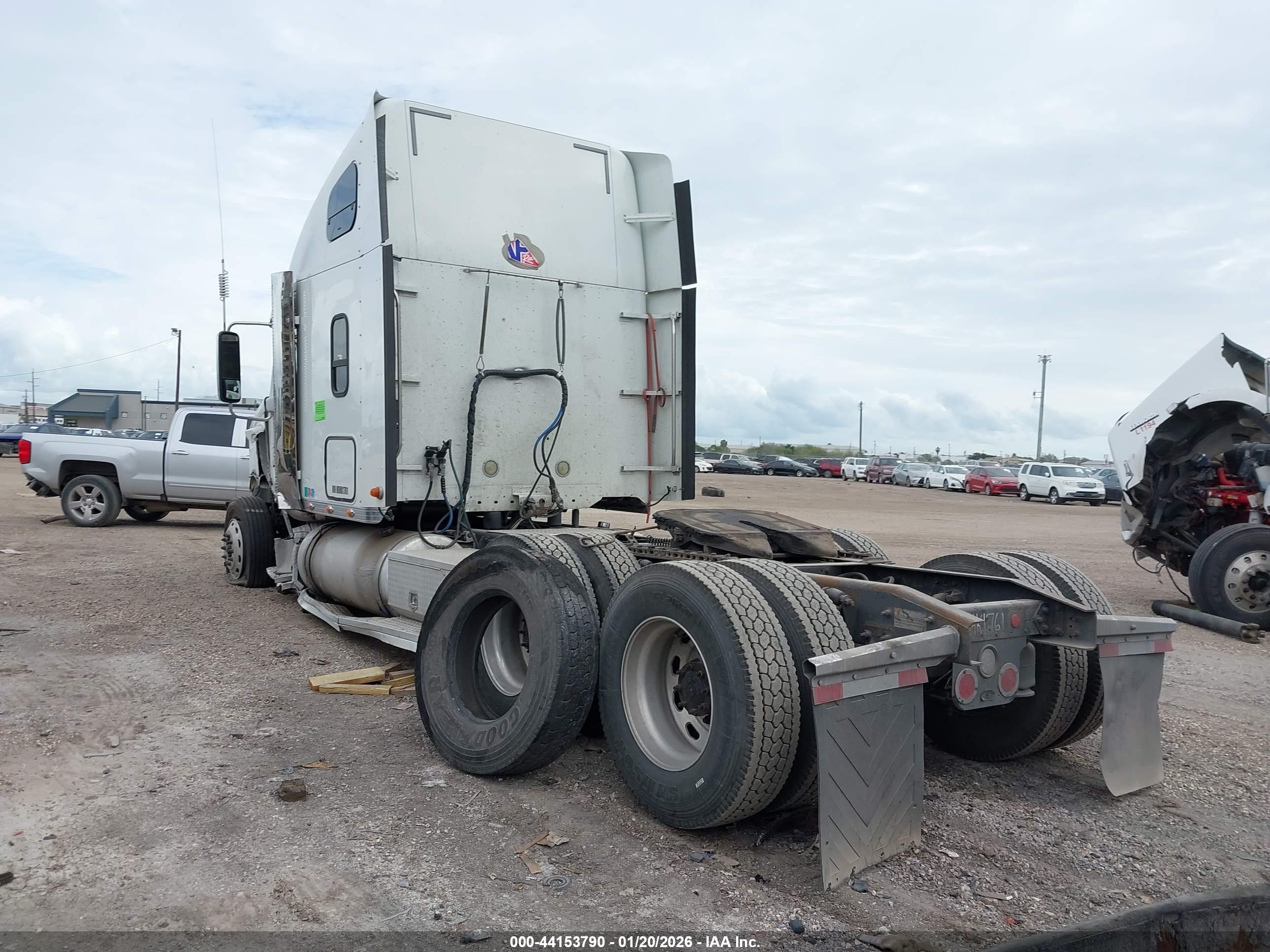 FREIGHTLINER CONVENTIONAL image 3