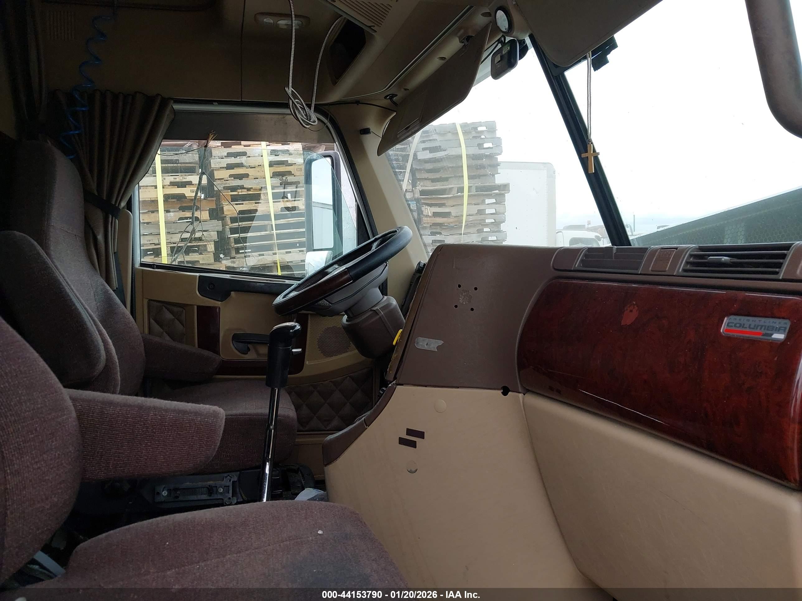 FREIGHTLINER CONVENTIONAL image 7