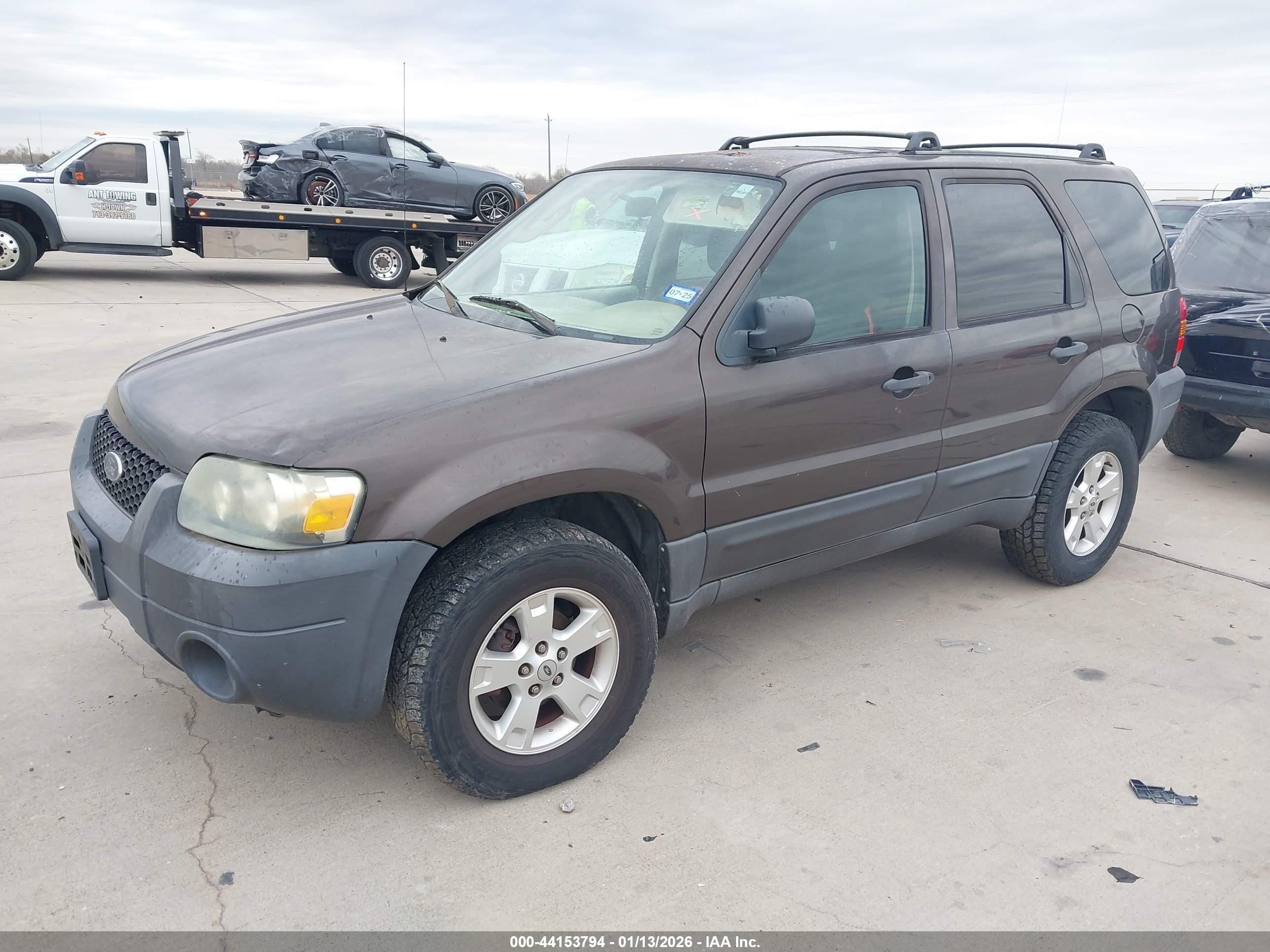 FORD ESCAPE image 2