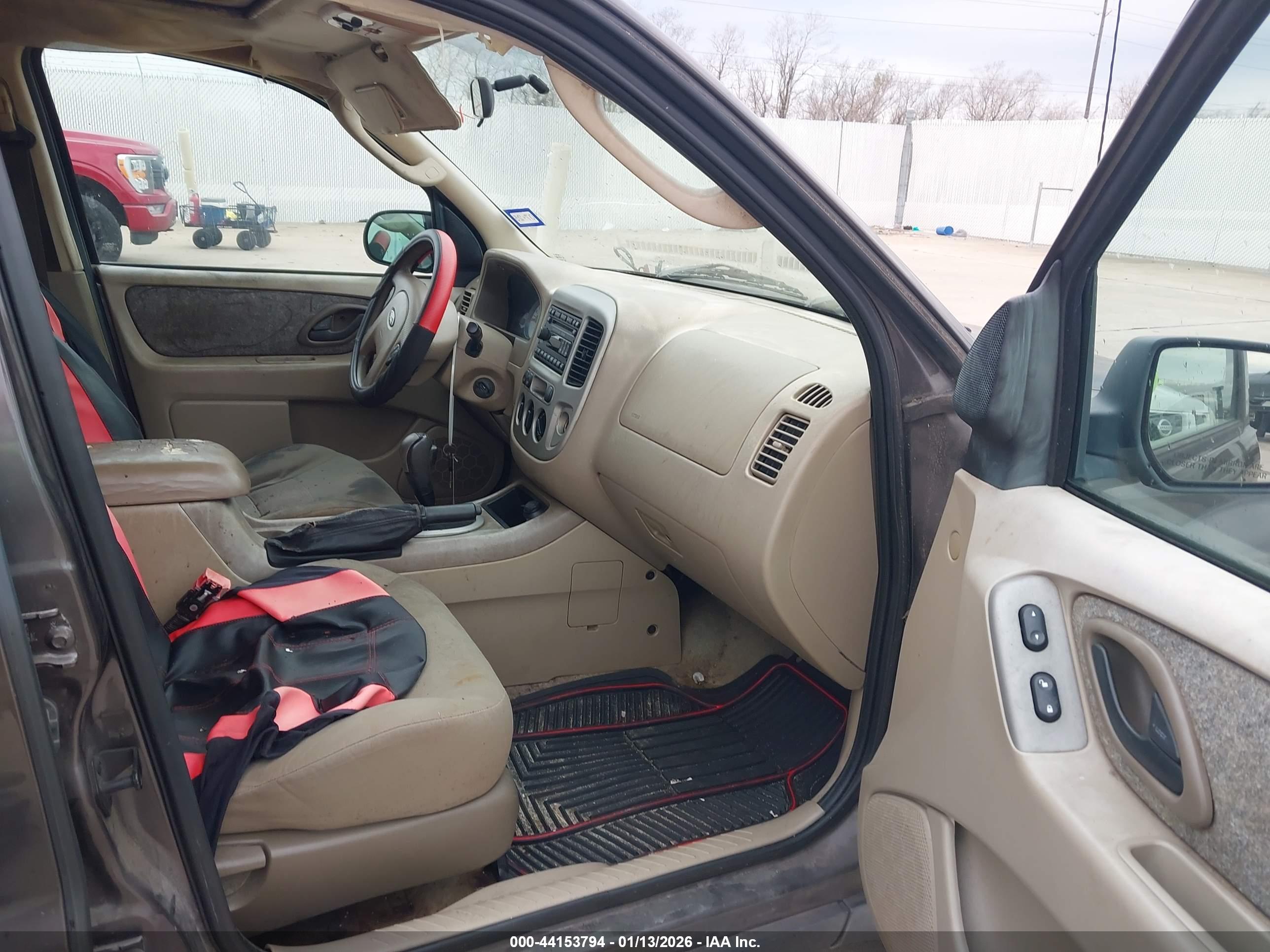 FORD ESCAPE image 5