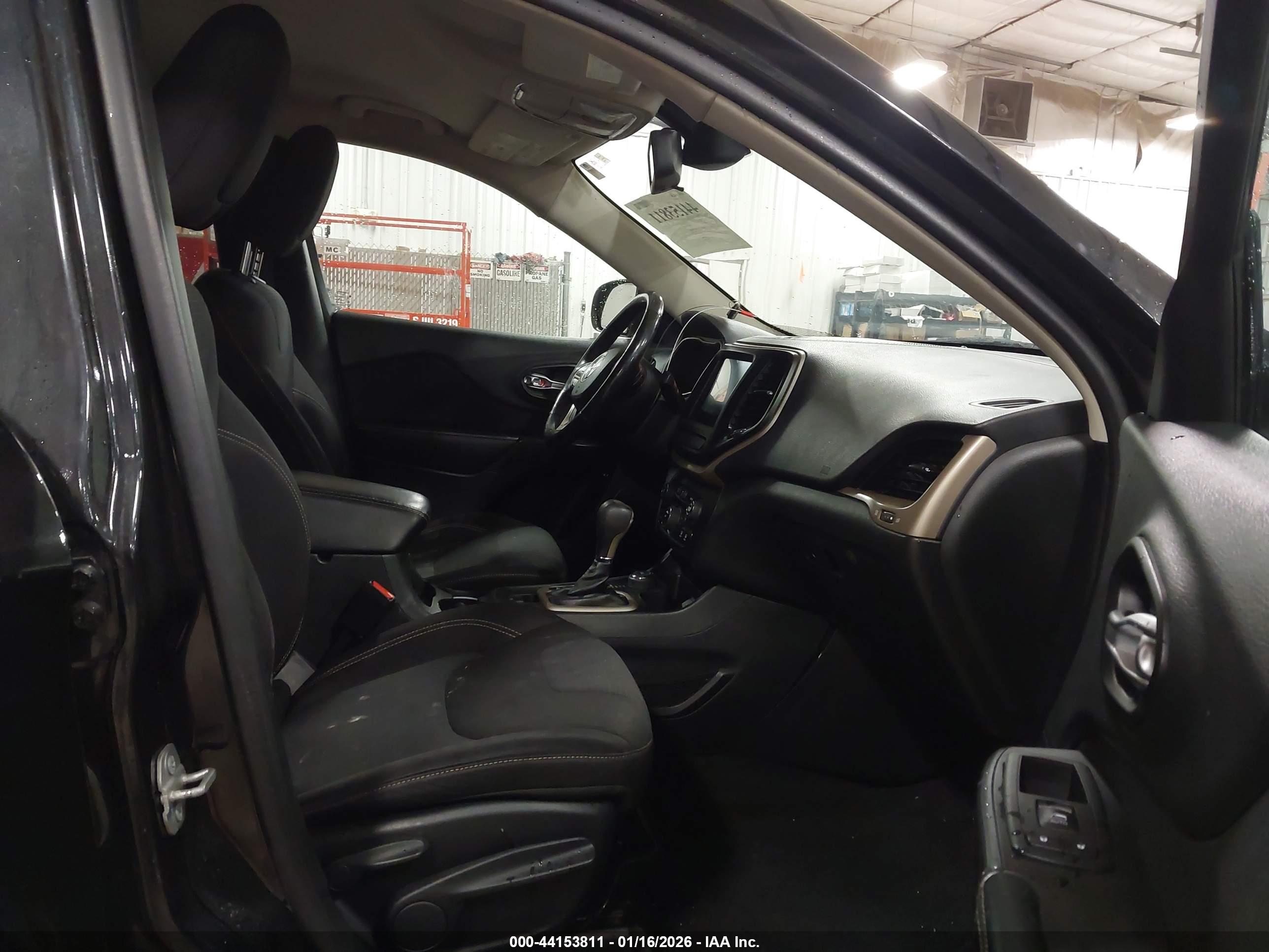 JEEP CHEROKEE image 5