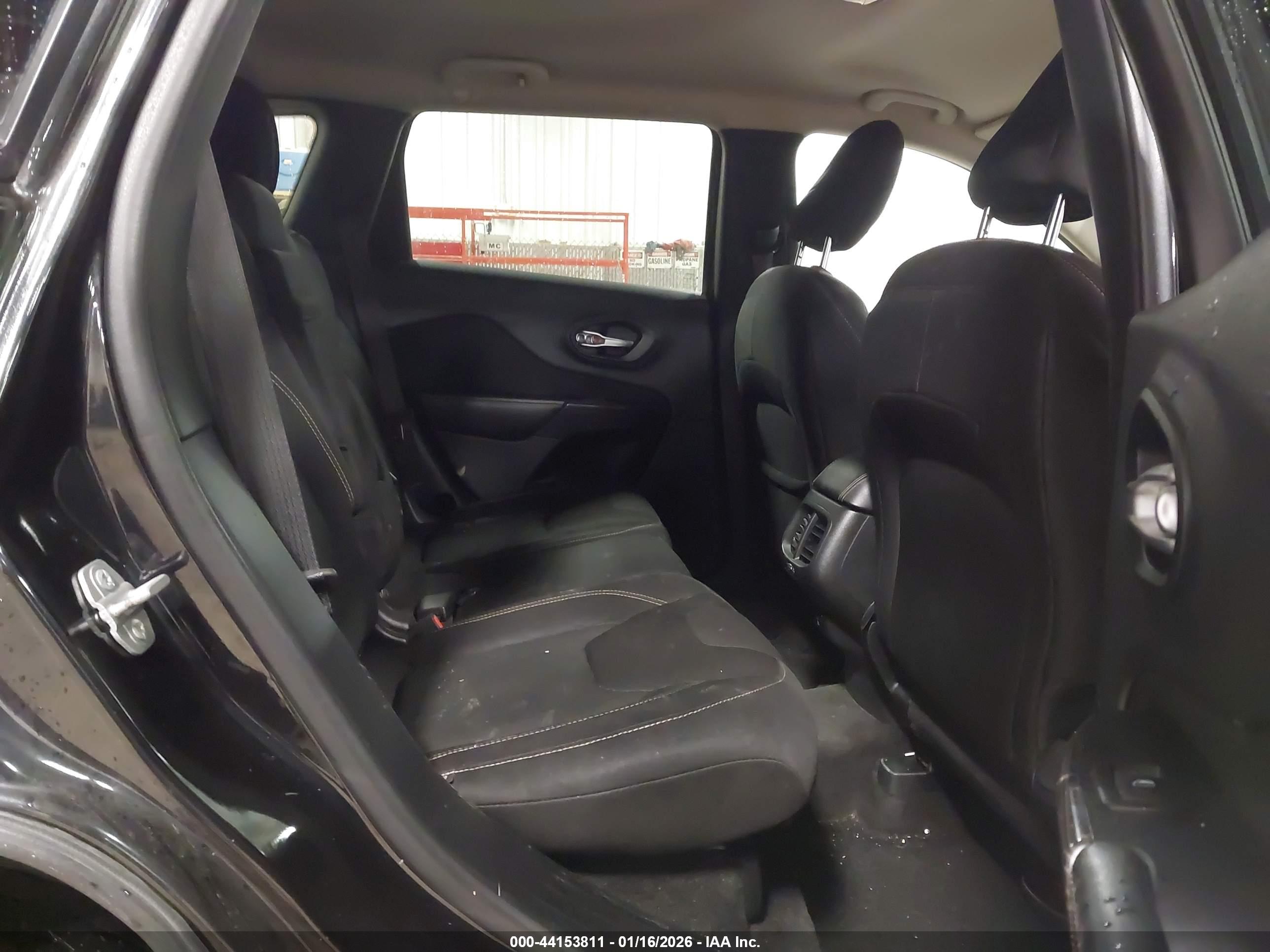 JEEP CHEROKEE image 8