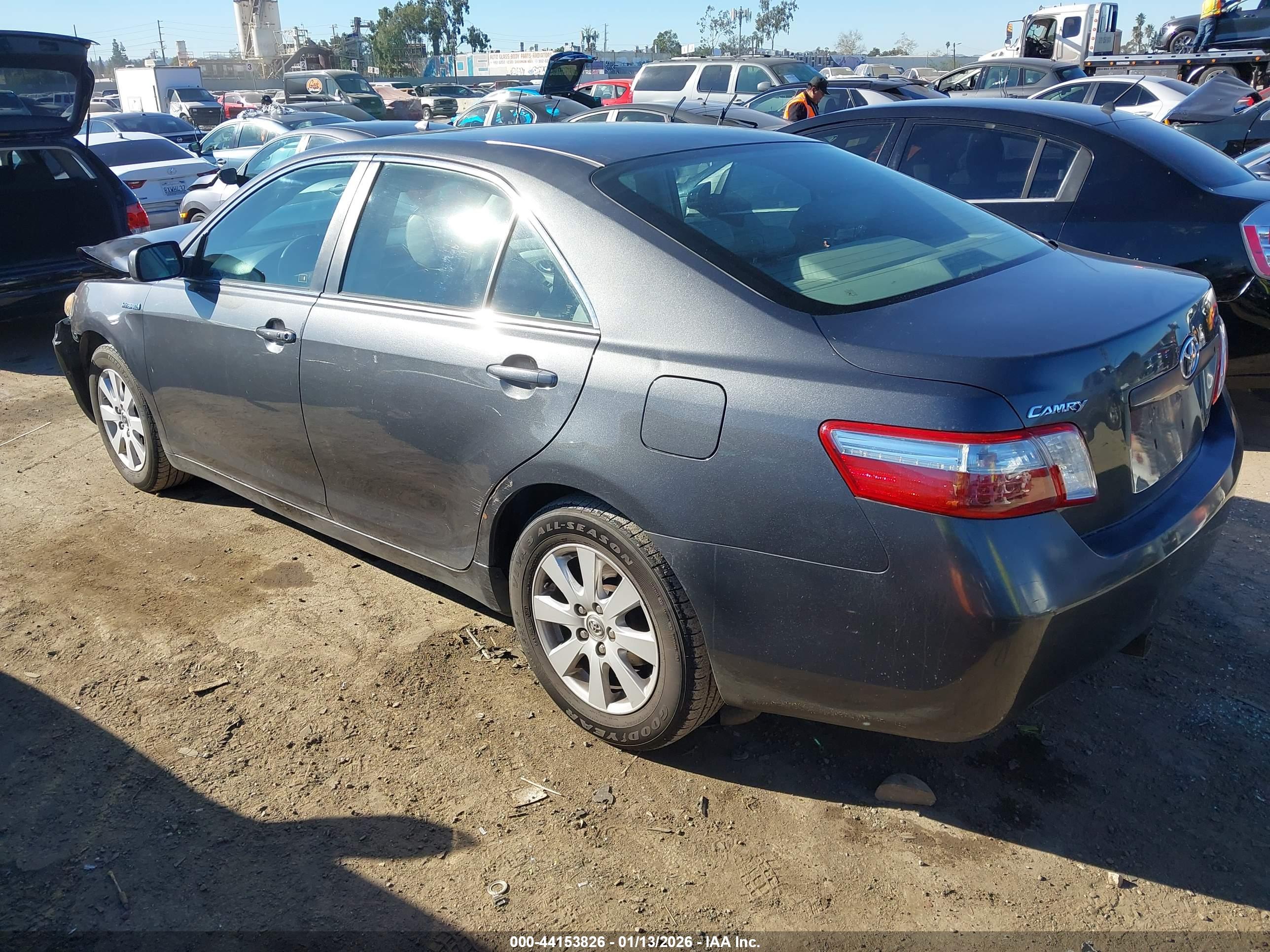 TOYOTA CAMRY image 3