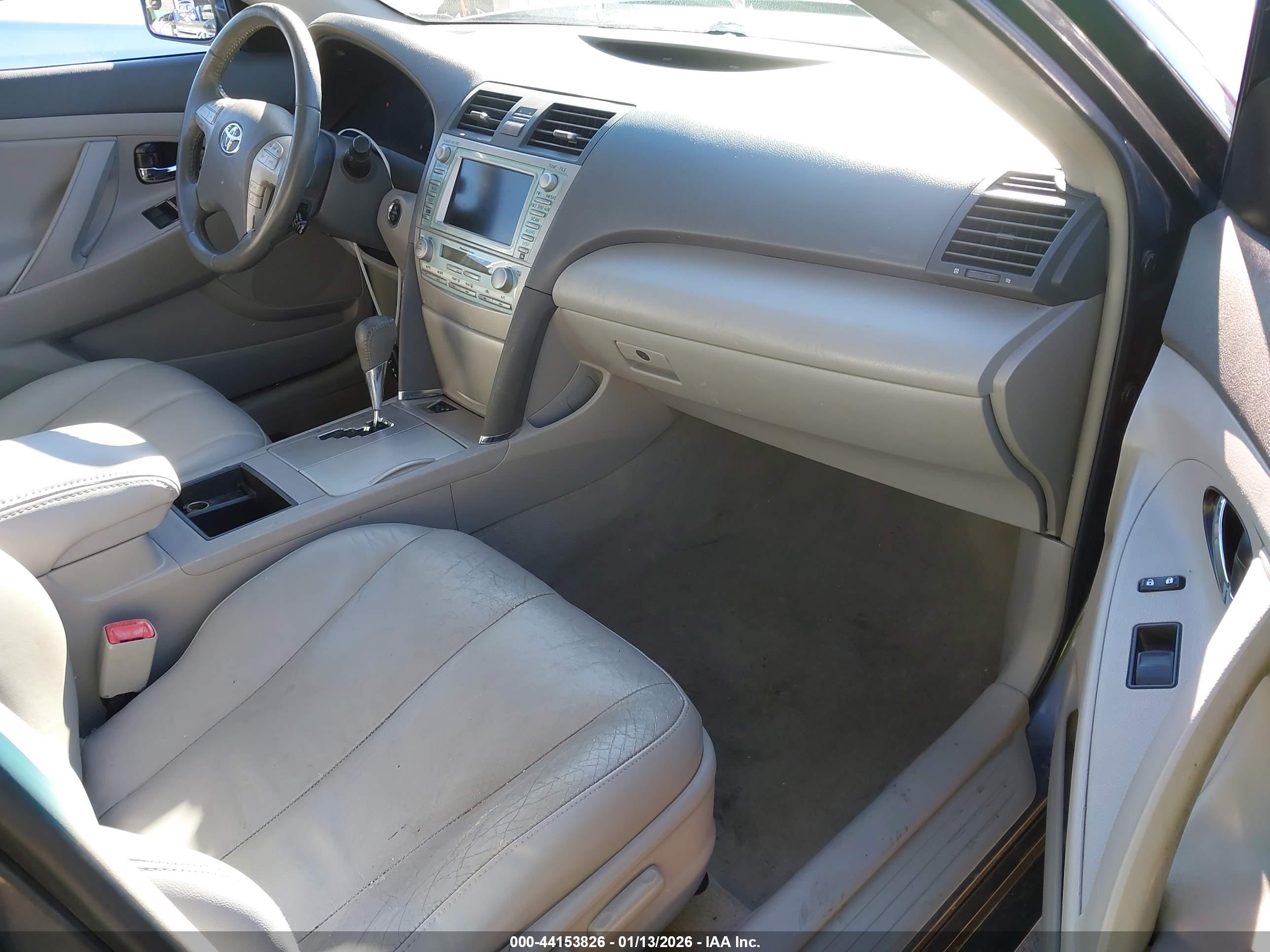 TOYOTA CAMRY image 5