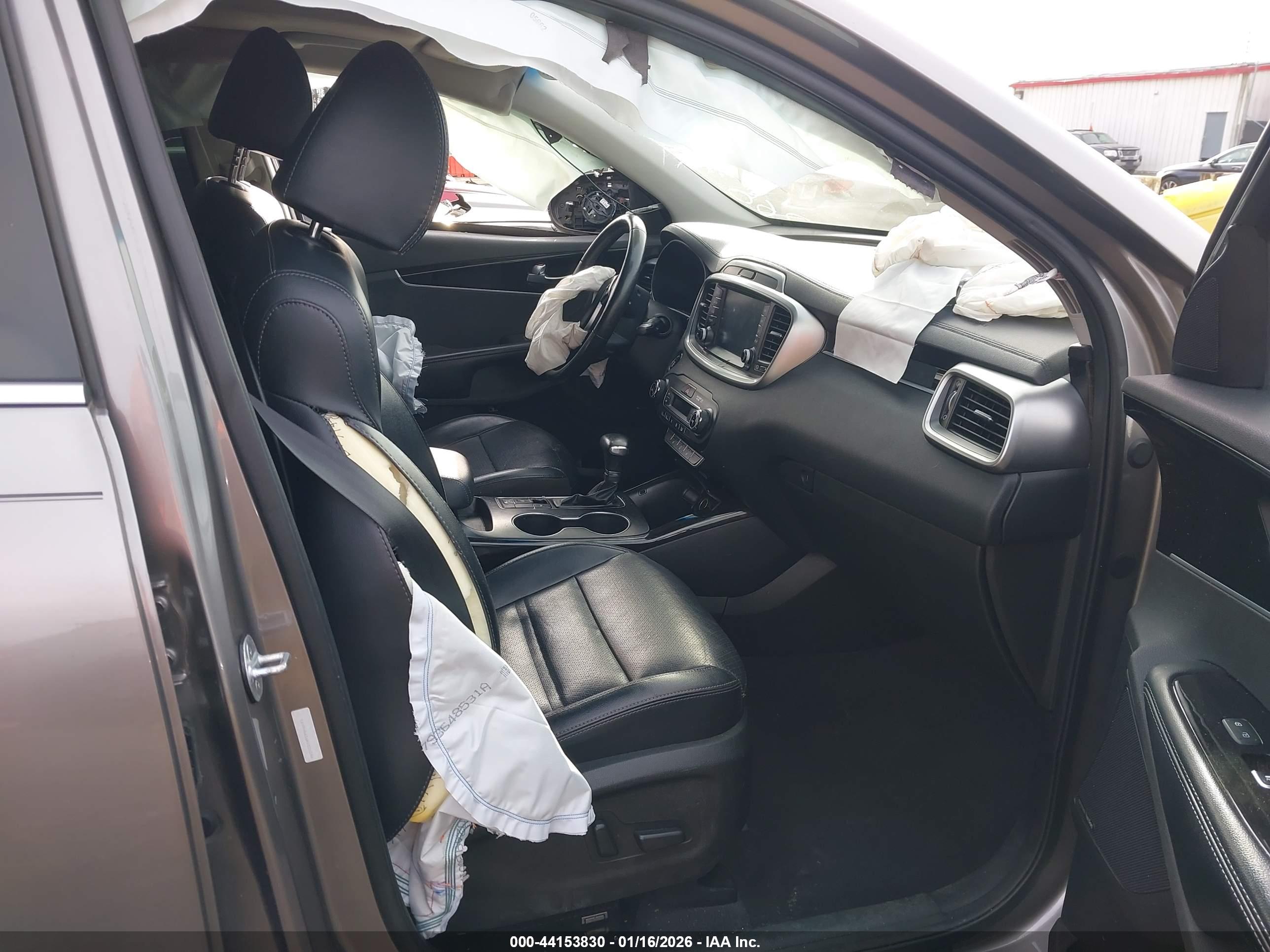 KIA SORENTO image 5
