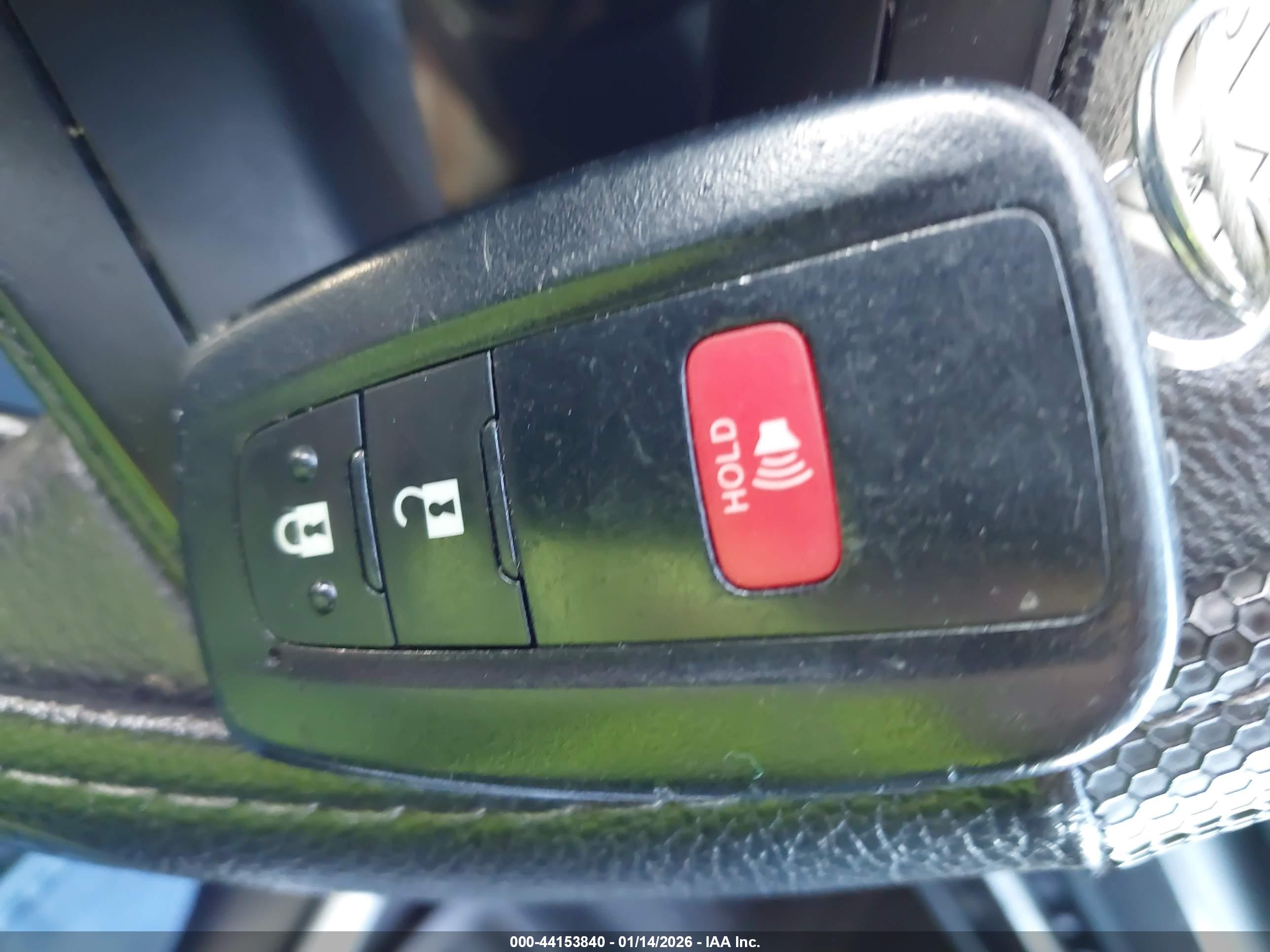 TOYOTA RAV4 image 11