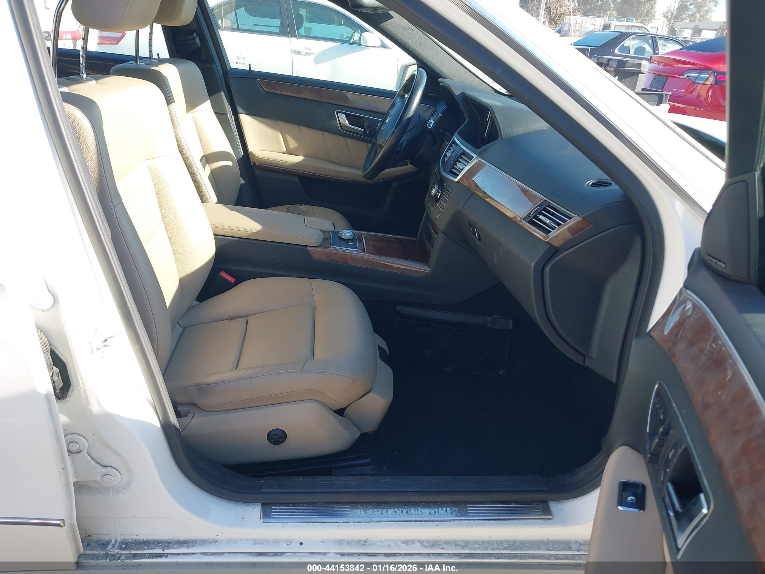 MERCEDES-BENZ E image 5