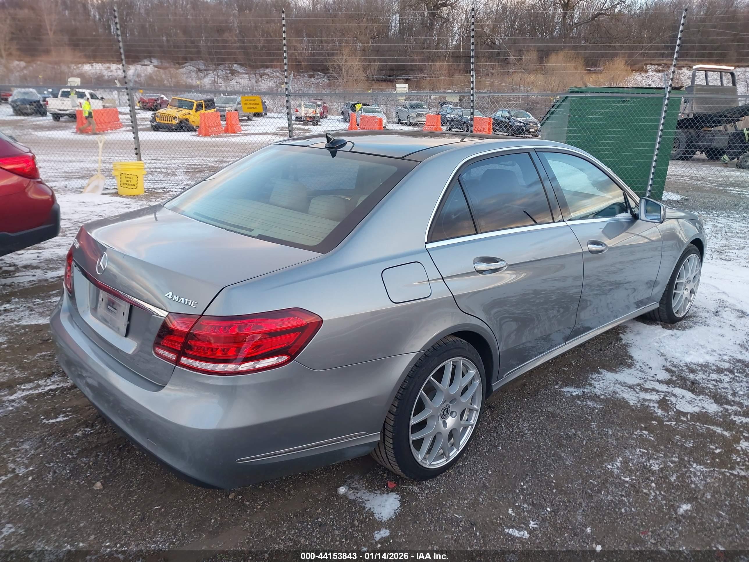 MERCEDES-BENZ E image 4