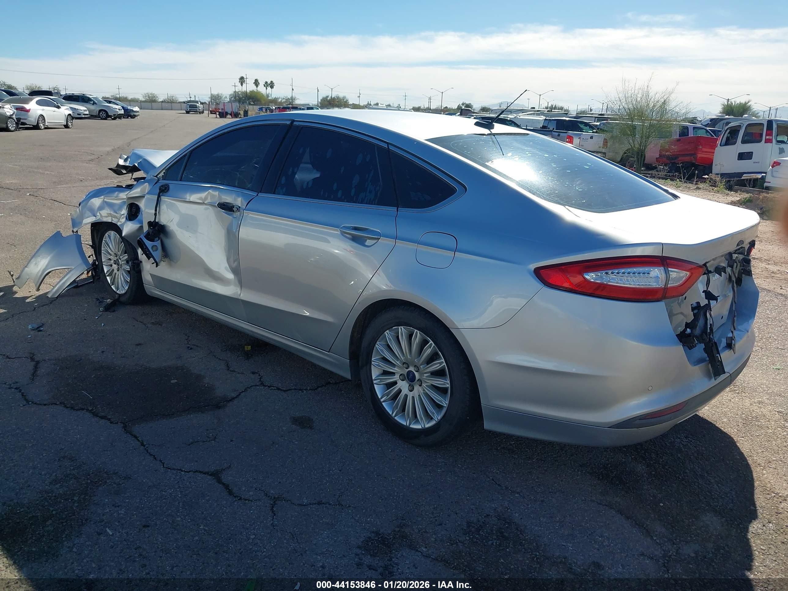 FORD FUSION image 3