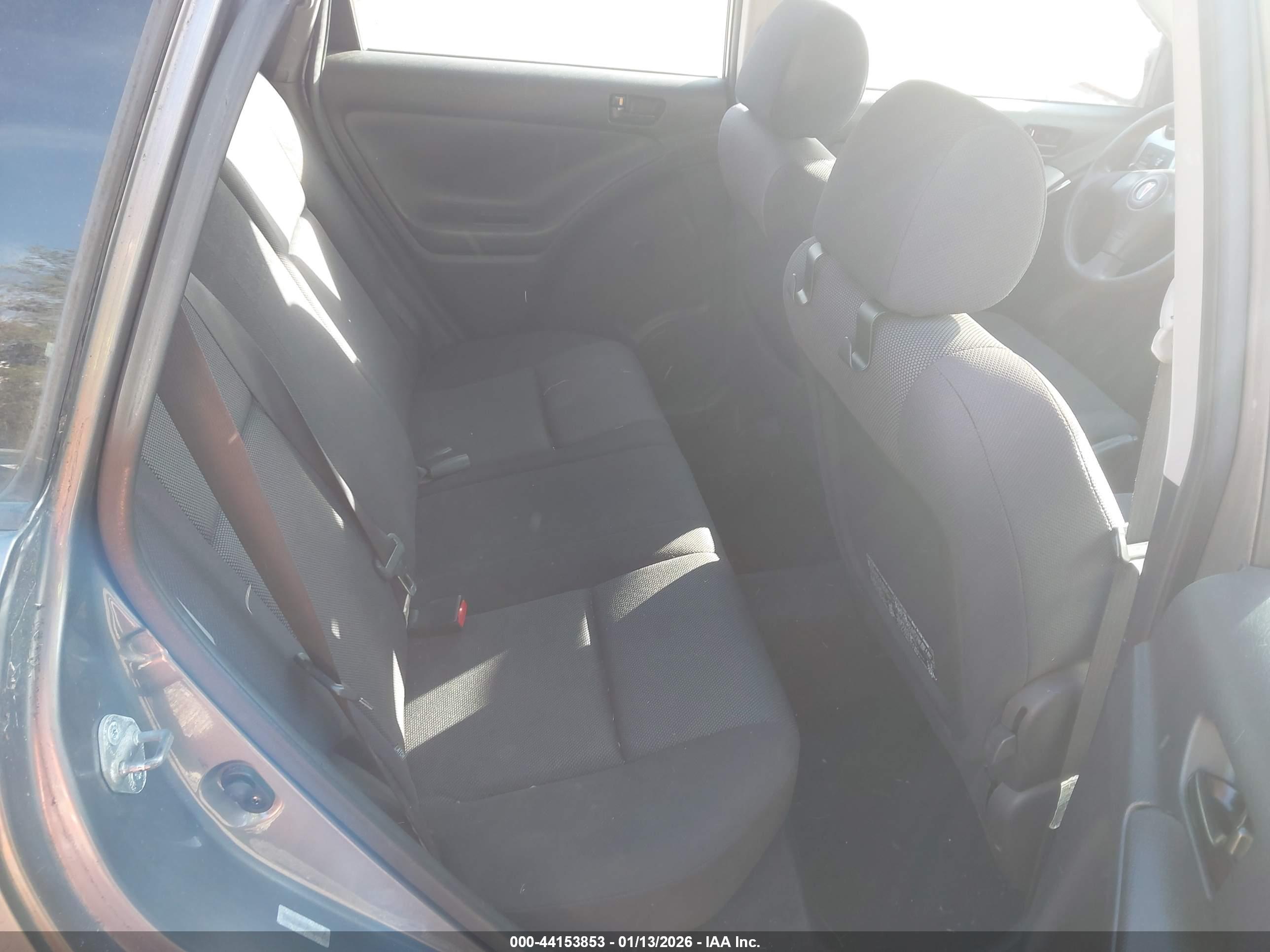 PONTIAC VIBE image 8