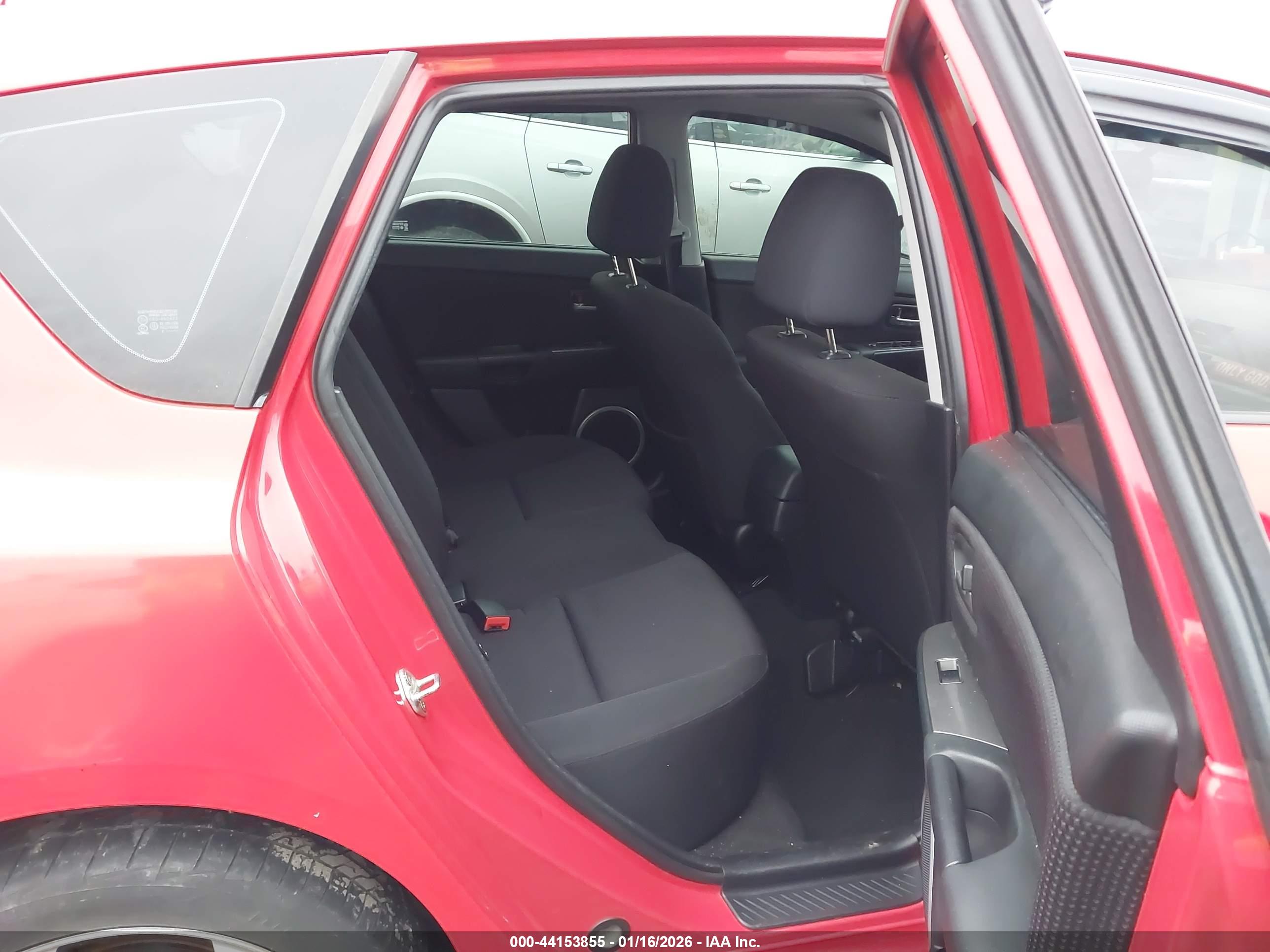 MAZDA MAZDA3 image 8