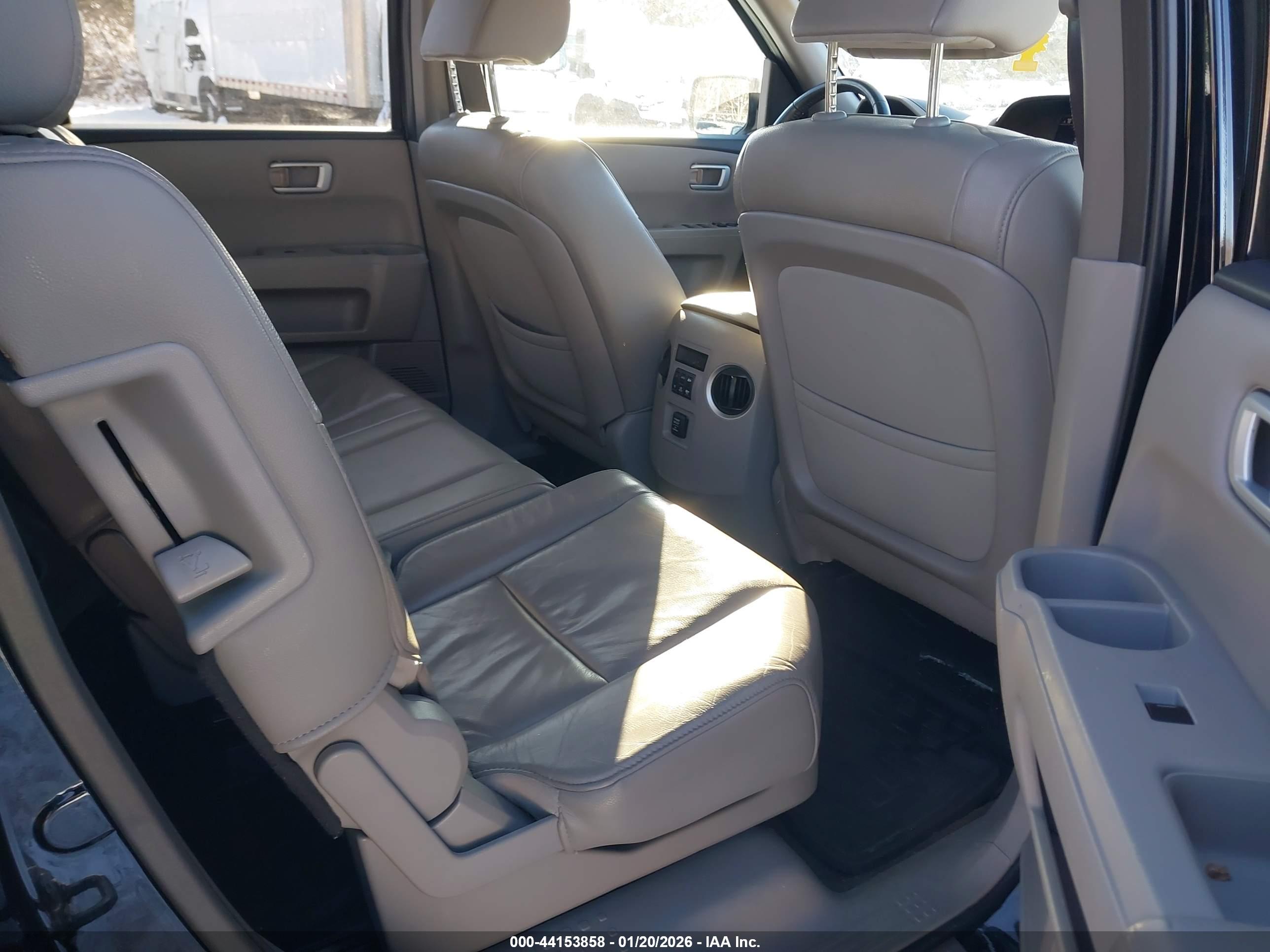 HONDA PILOT image 8