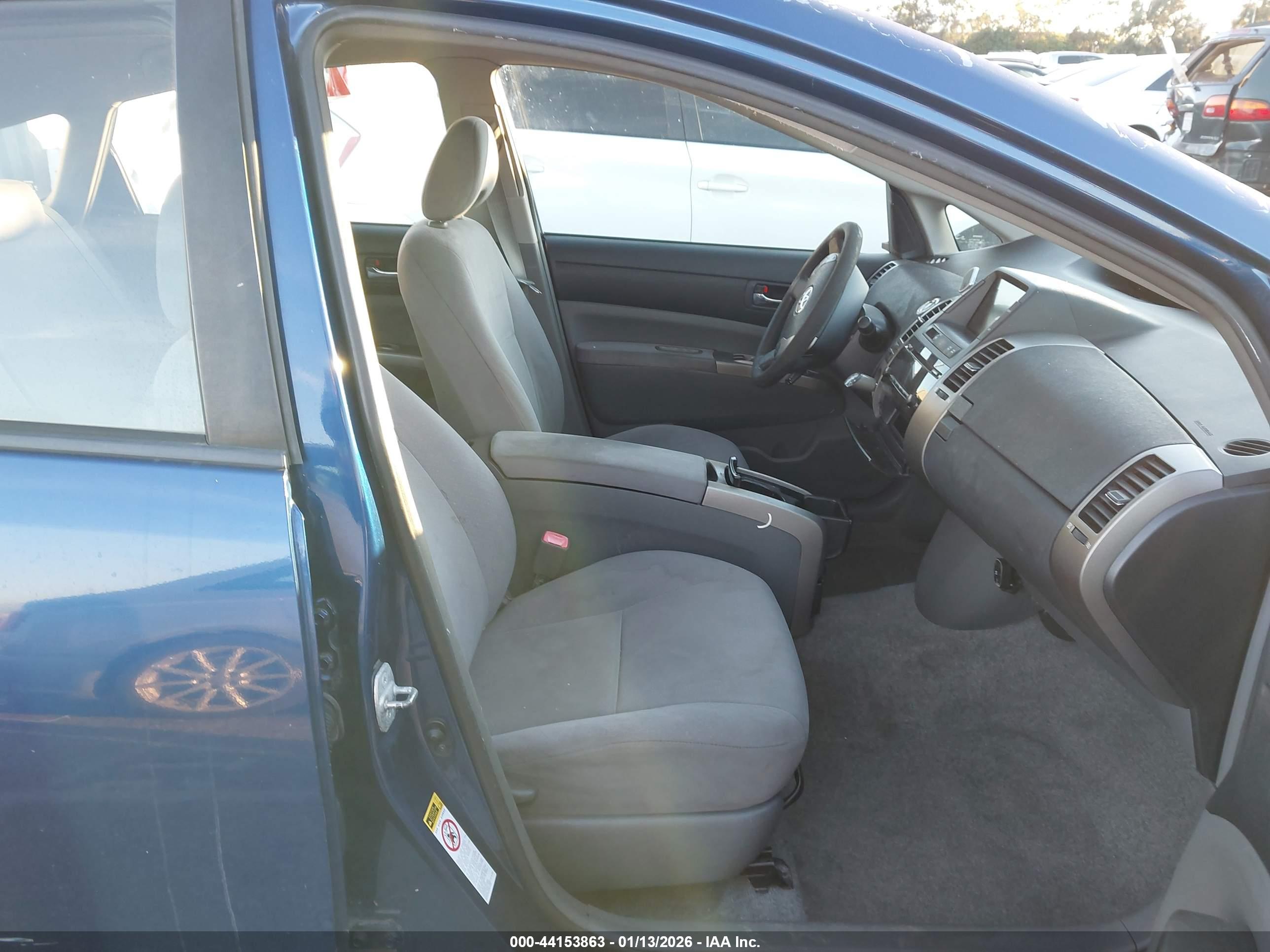 TOYOTA PRIUS image 5