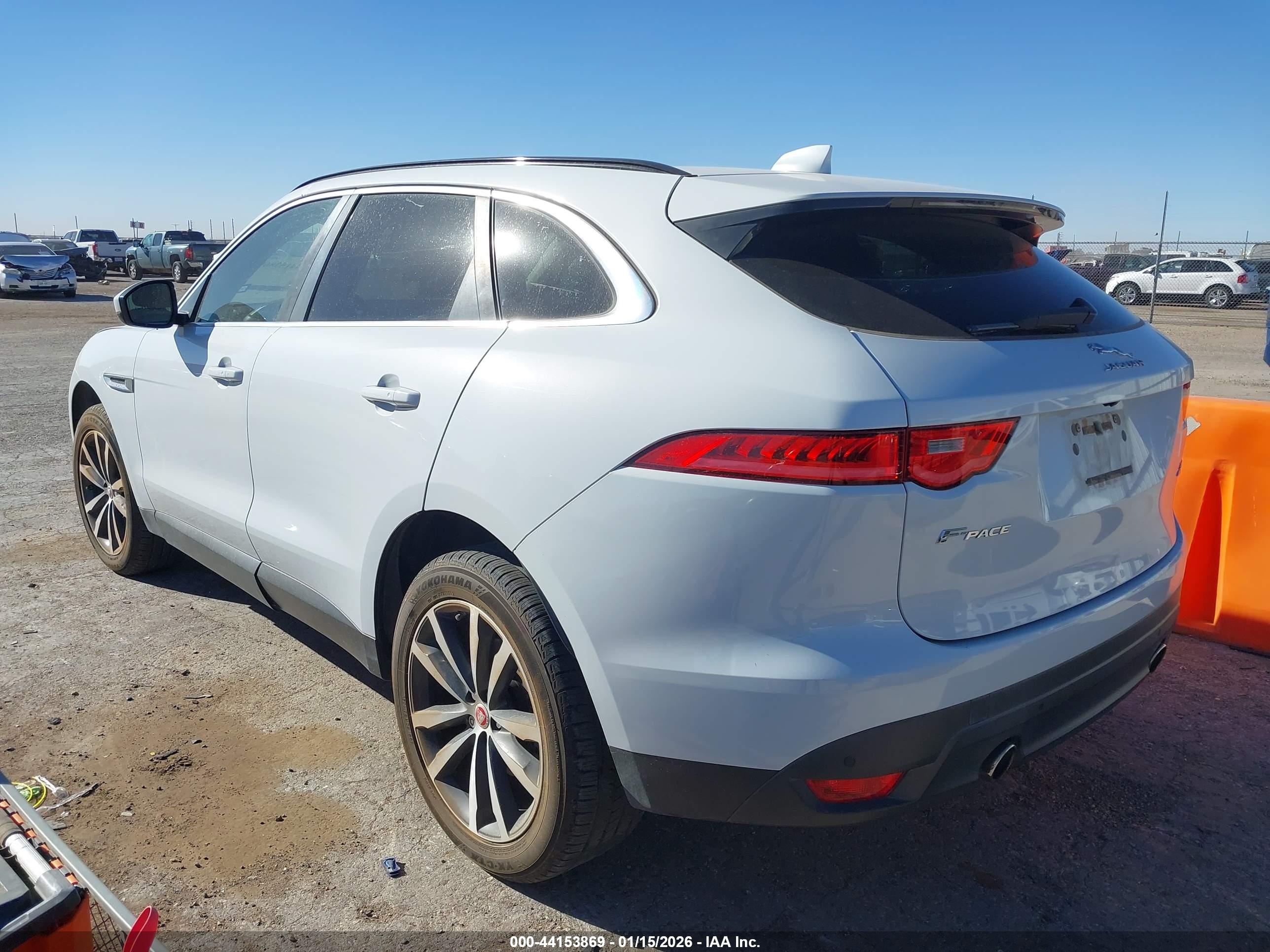 JAGUAR F-PACE image 3