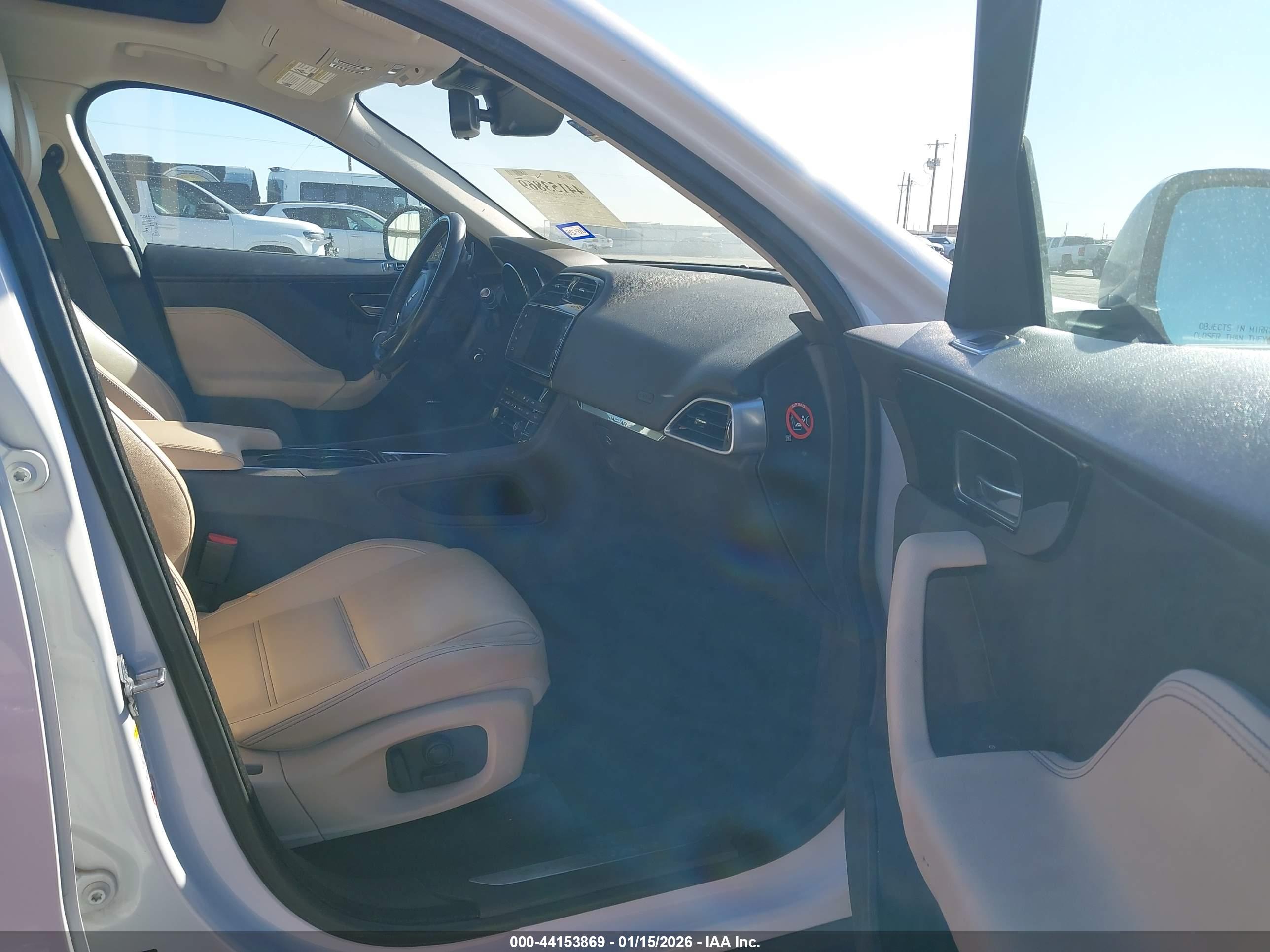 JAGUAR F-PACE image 5