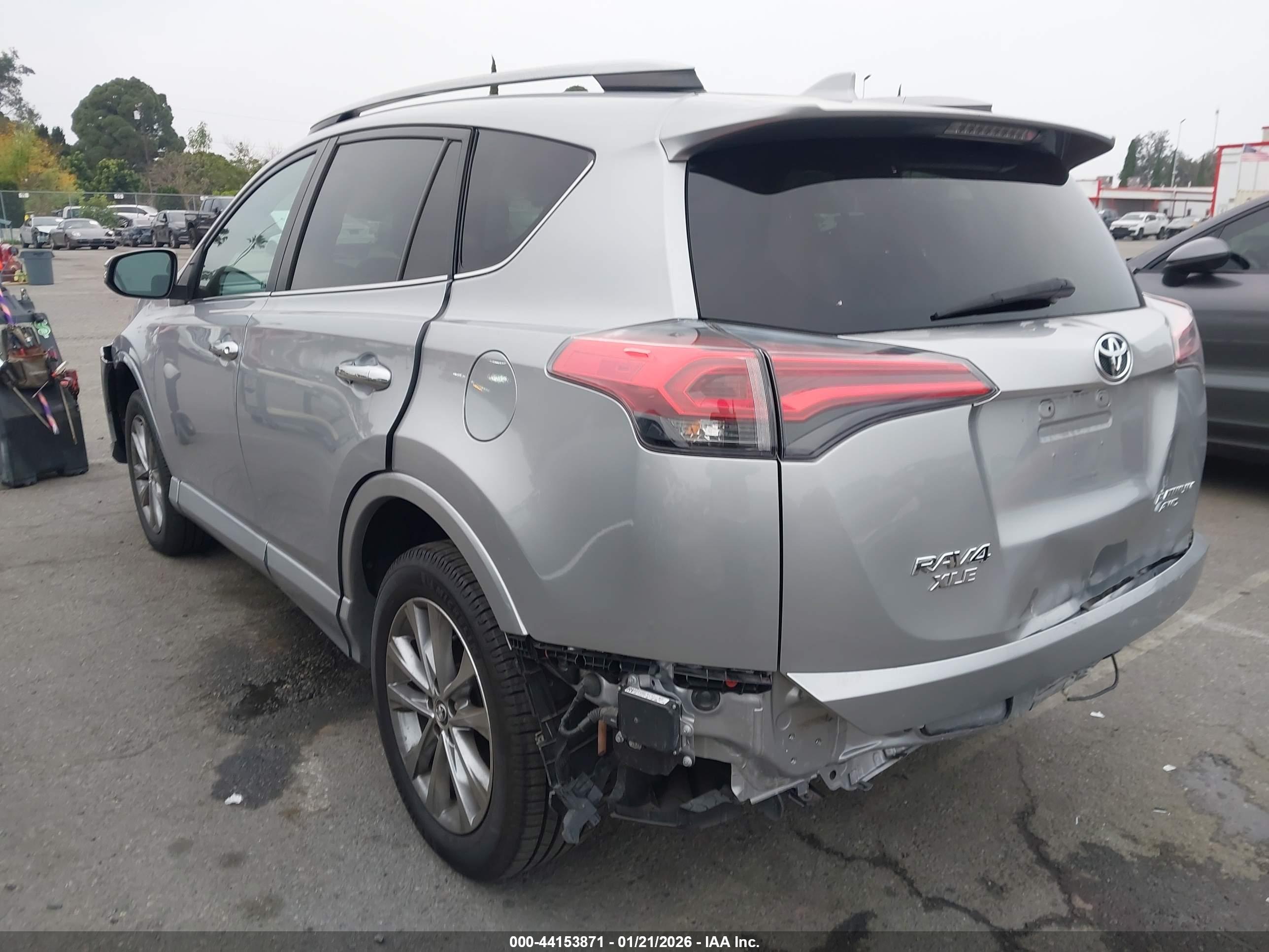 TOYOTA RAV4 image 3