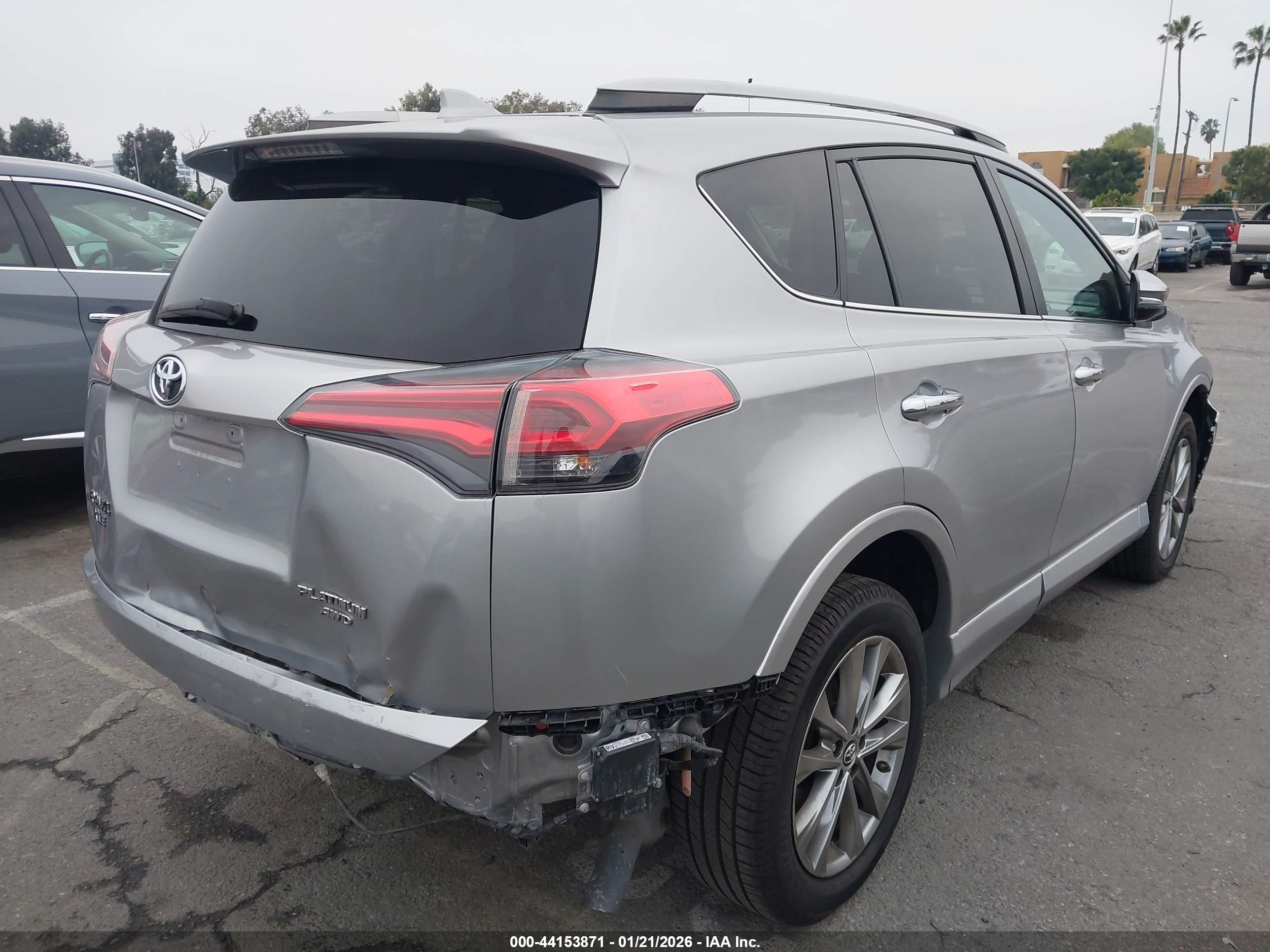 TOYOTA RAV4 image 4