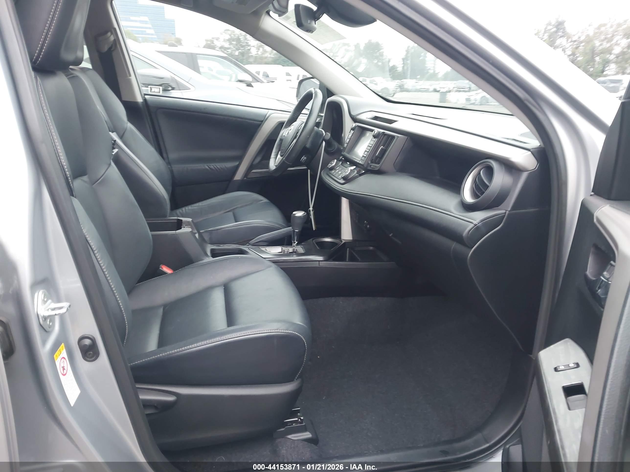 TOYOTA RAV4 image 5