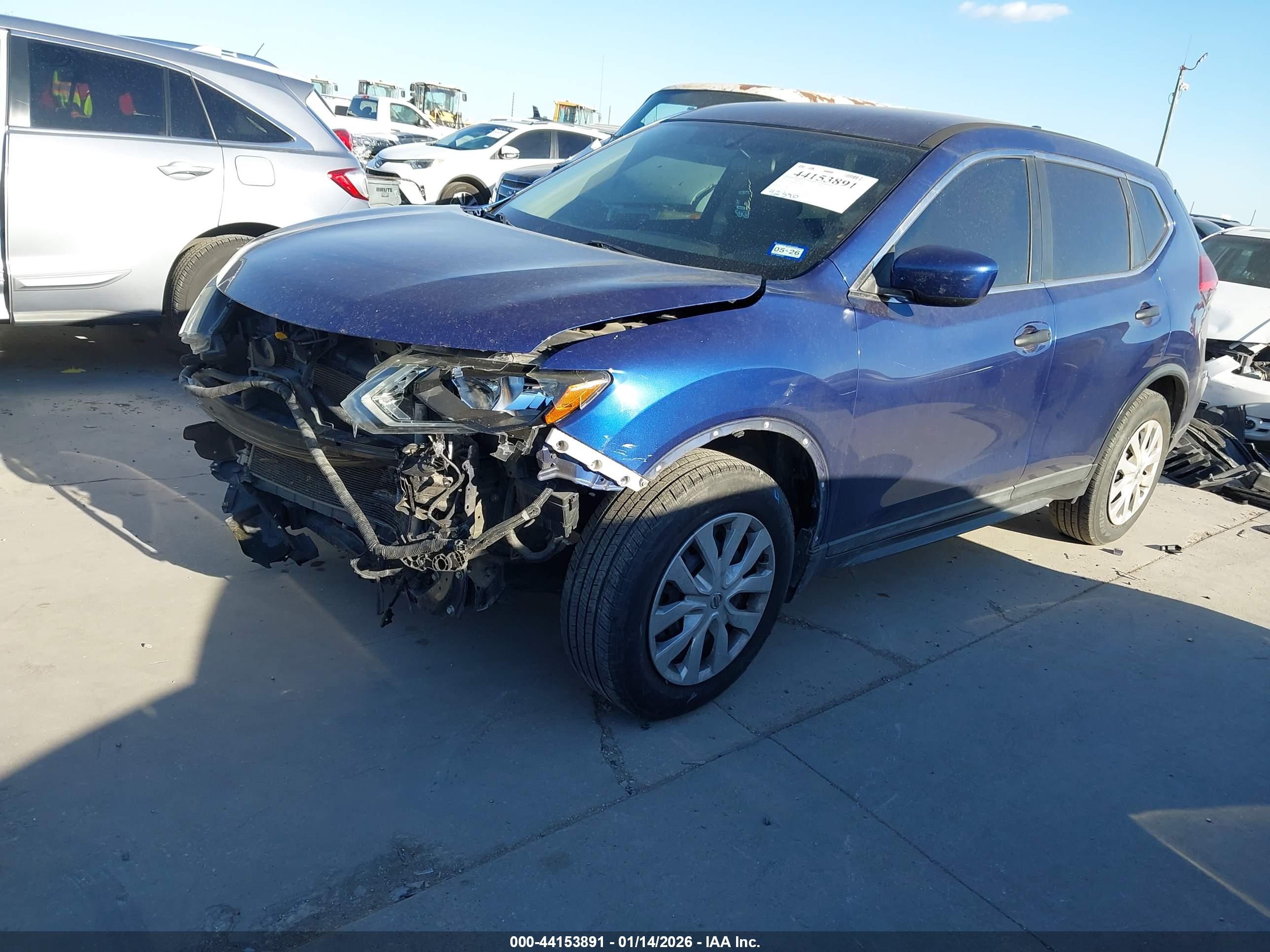 NISSAN ROGUE image 2