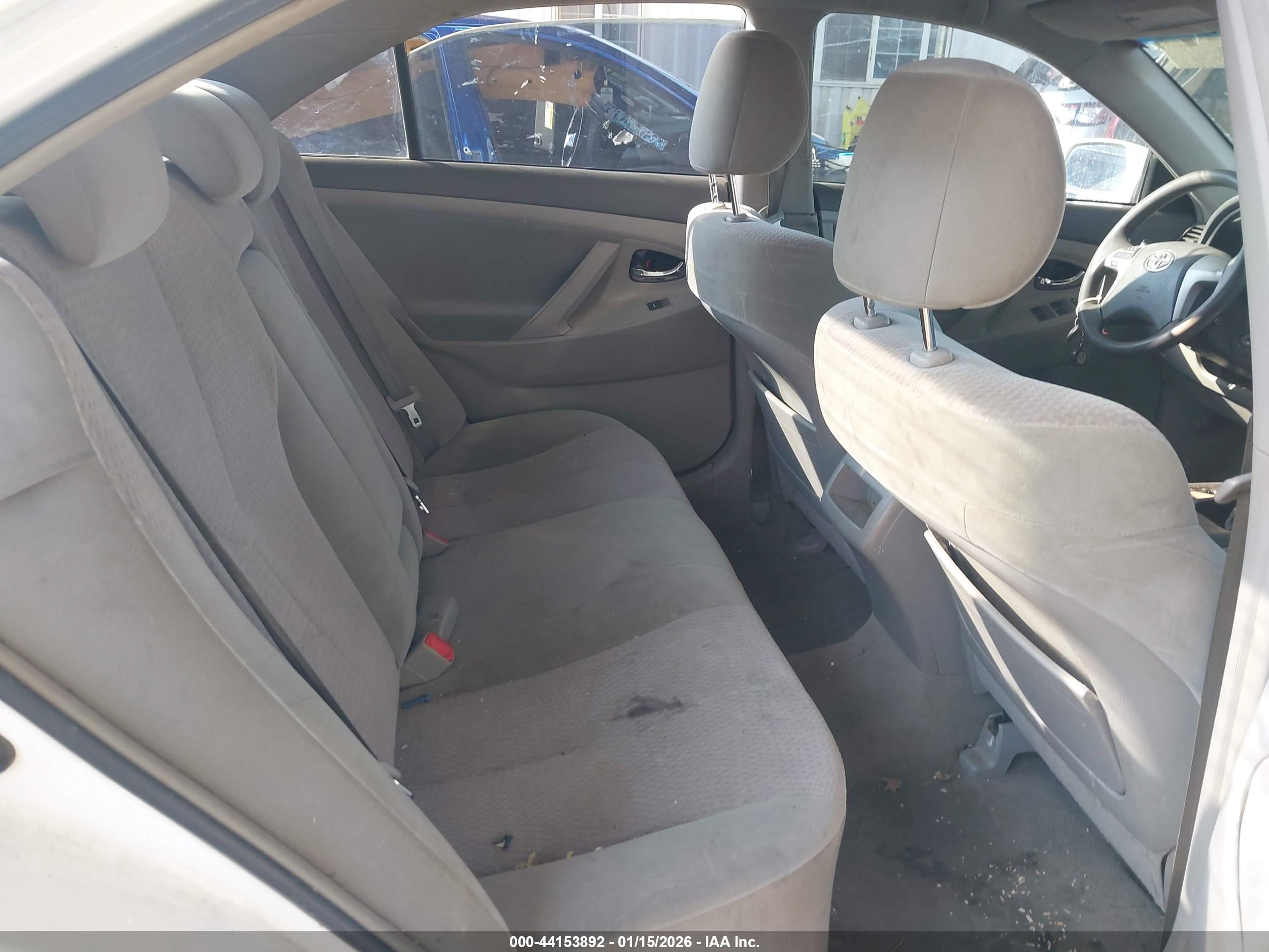 TOYOTA CAMRY image 8
