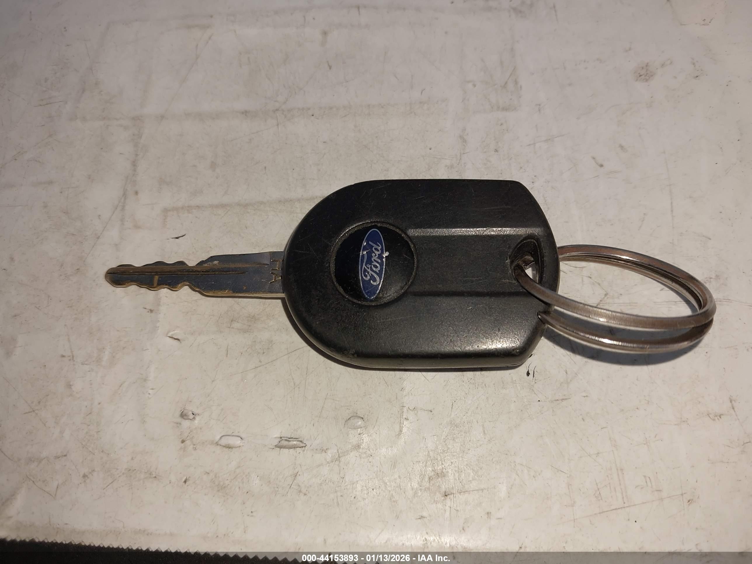 FORD FUSION image 11