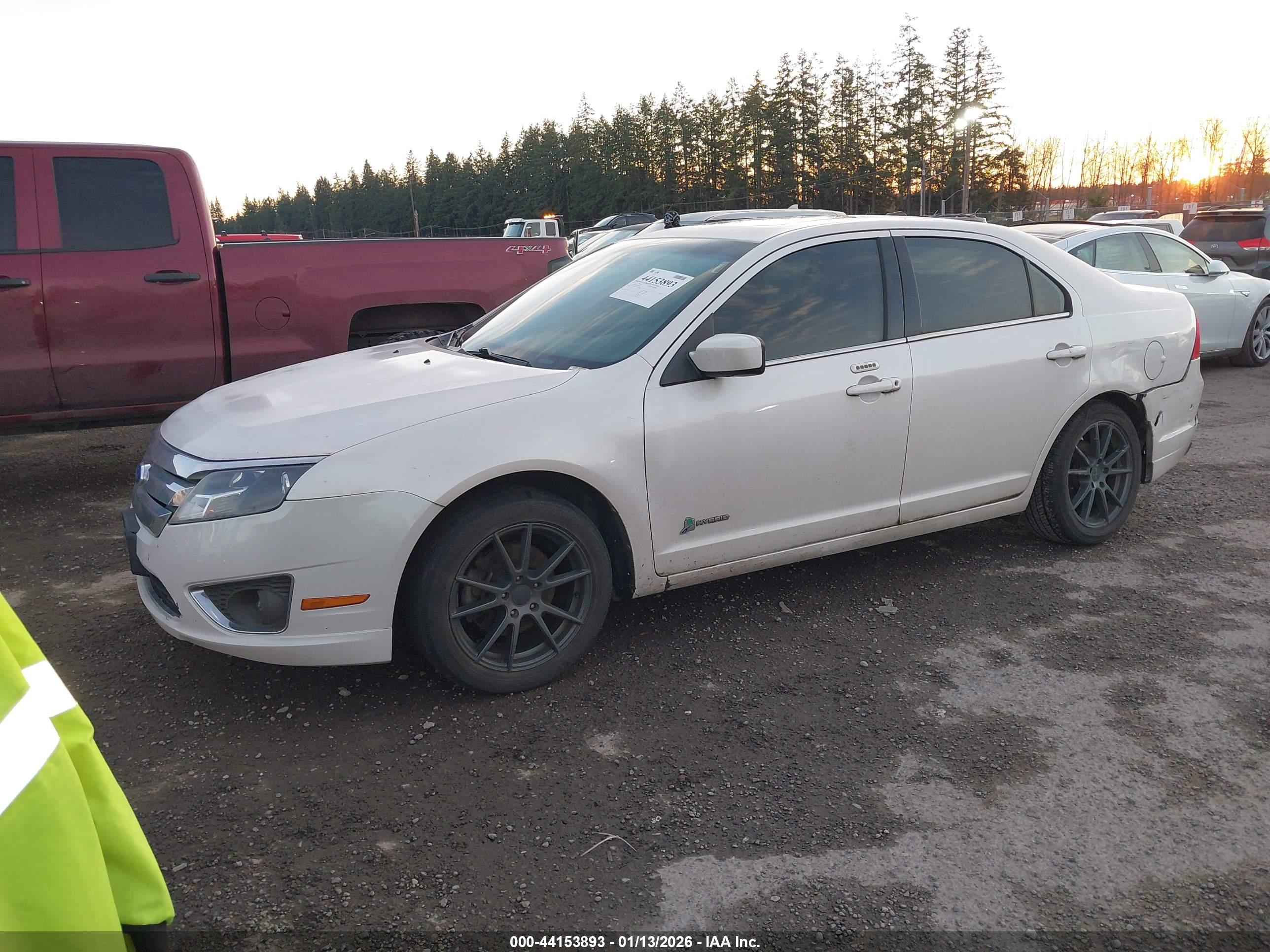 FORD FUSION image 2