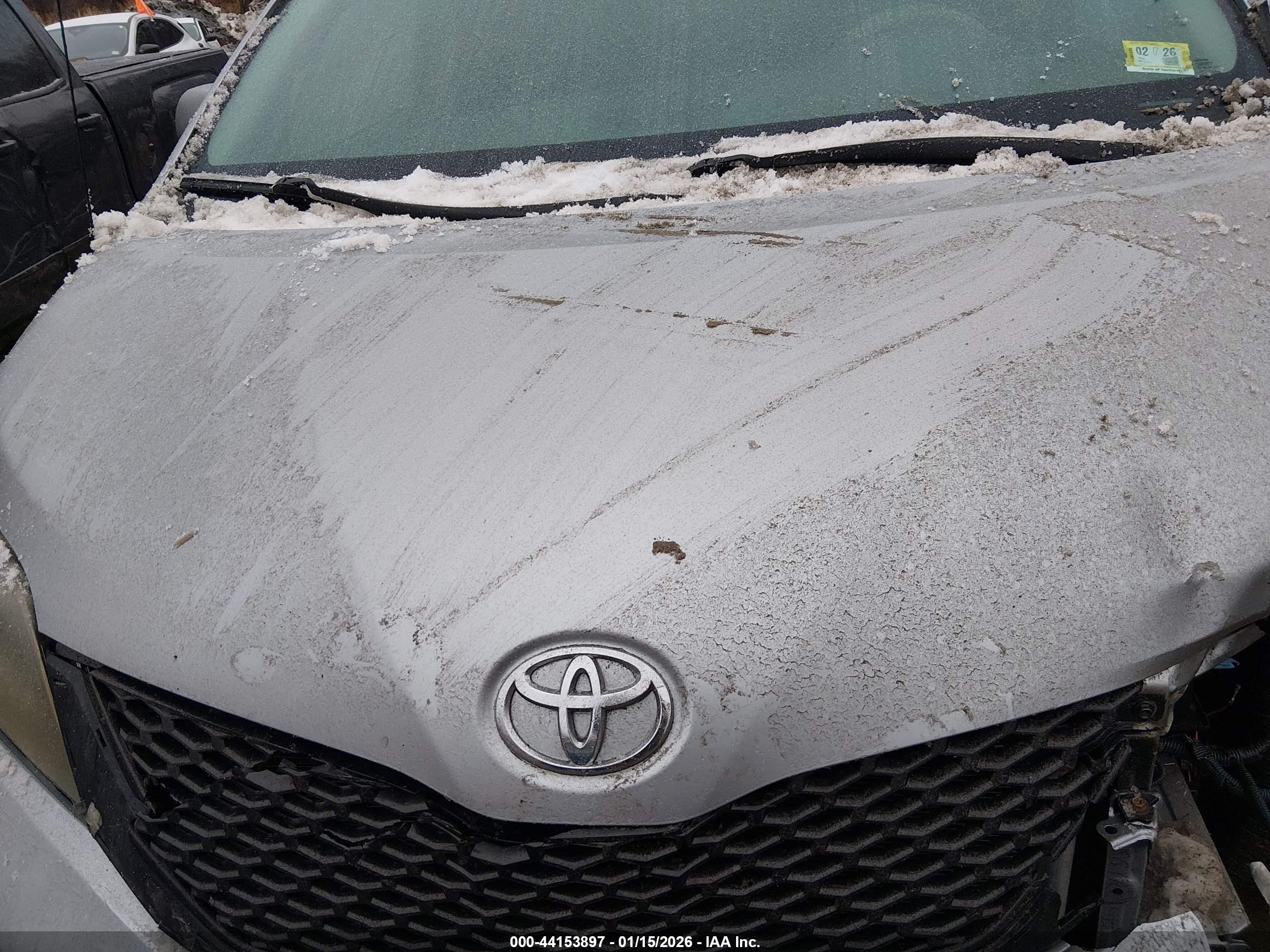 TOYOTA SIENNA image 10
