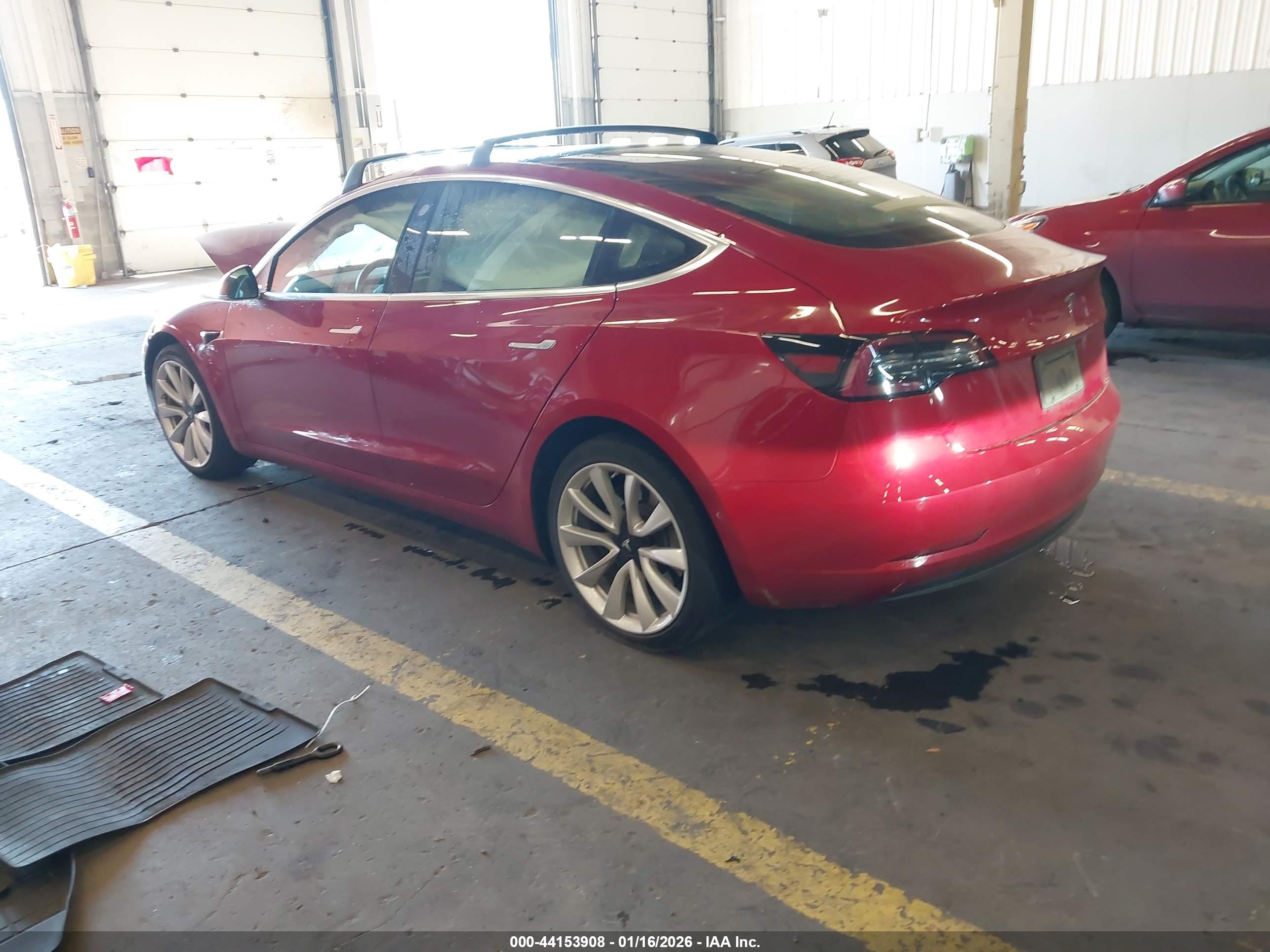 TESLA MODEL image 3
