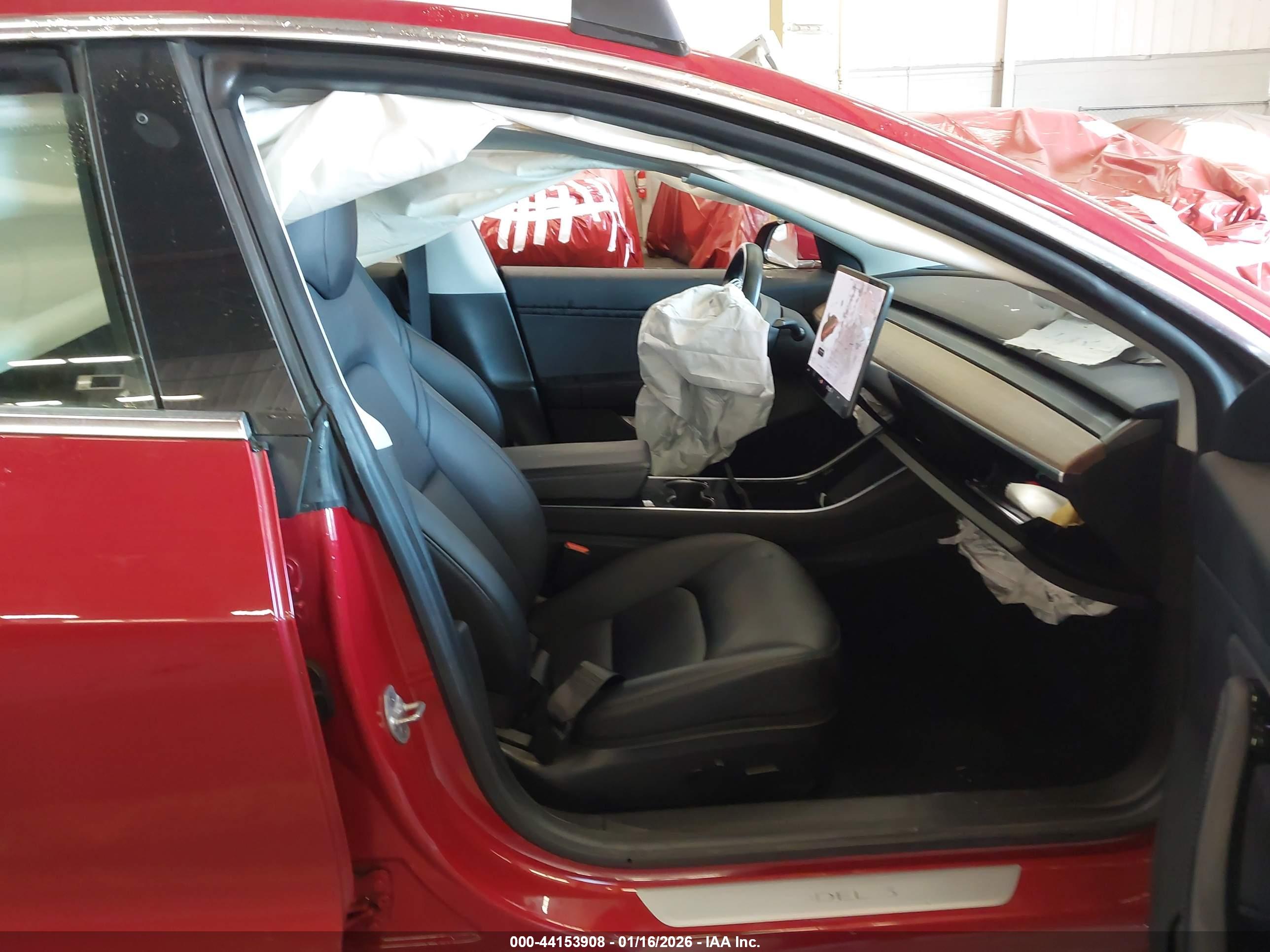 TESLA MODEL image 5
