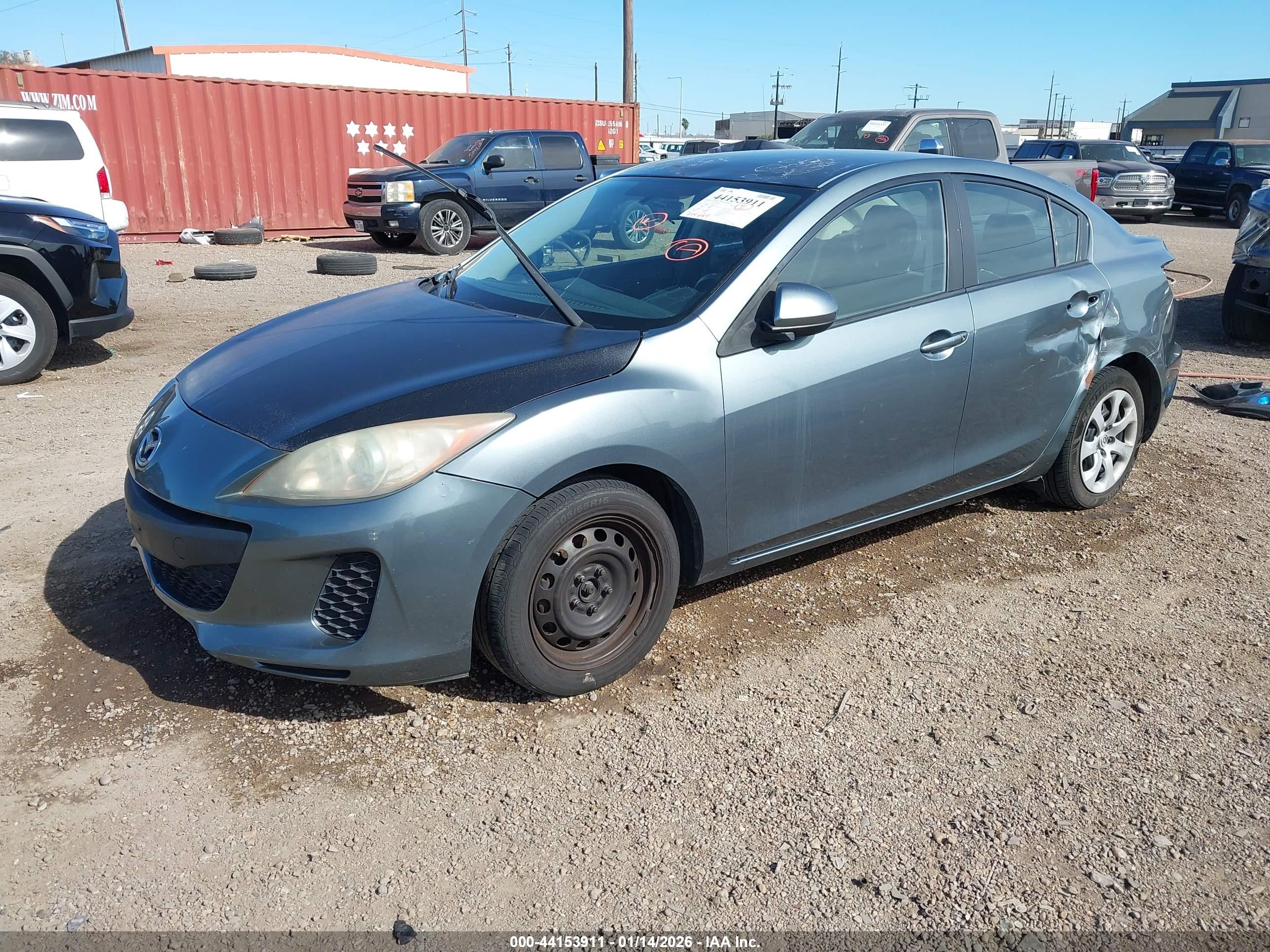MAZDA MAZDA3 image 2